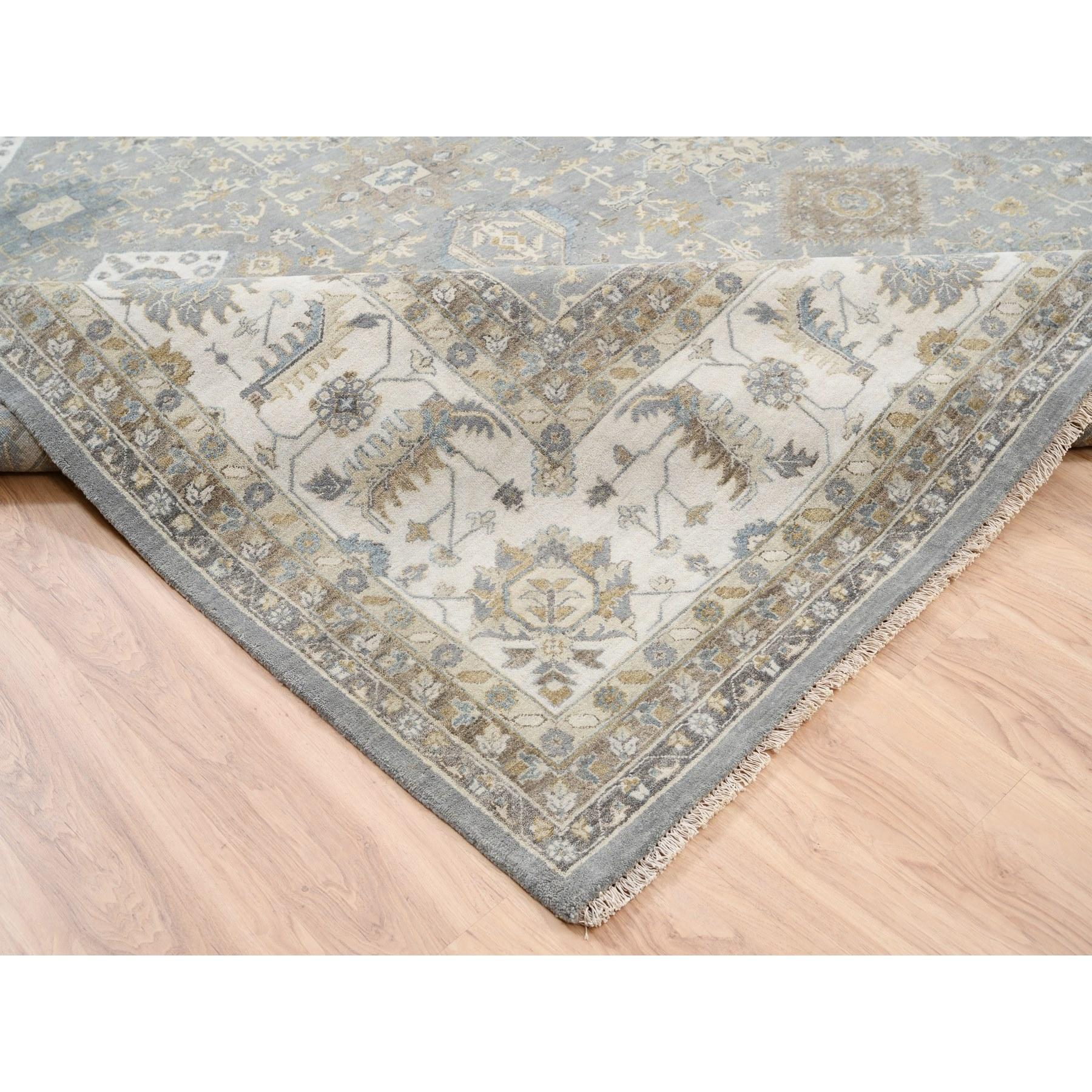 14'x16' Laine Karajeh Frost Gris noué à la main Tapis surdimensionné Squarish Neuf - En vente à Carlstadt, NJ