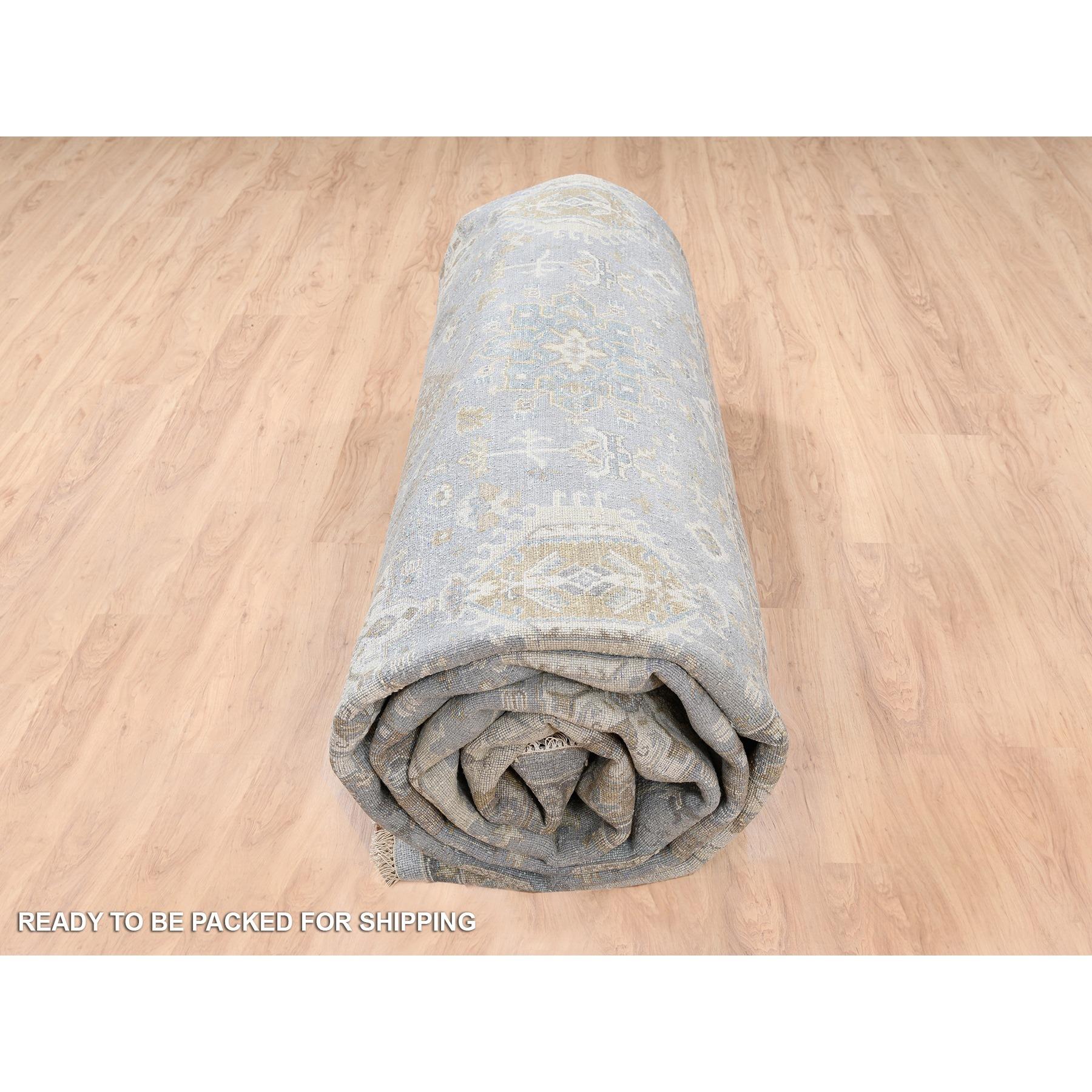 Tappeto squadrato oversize 14'x16' in lana Karajeh Frost Gray annodato a mano in vendita 2