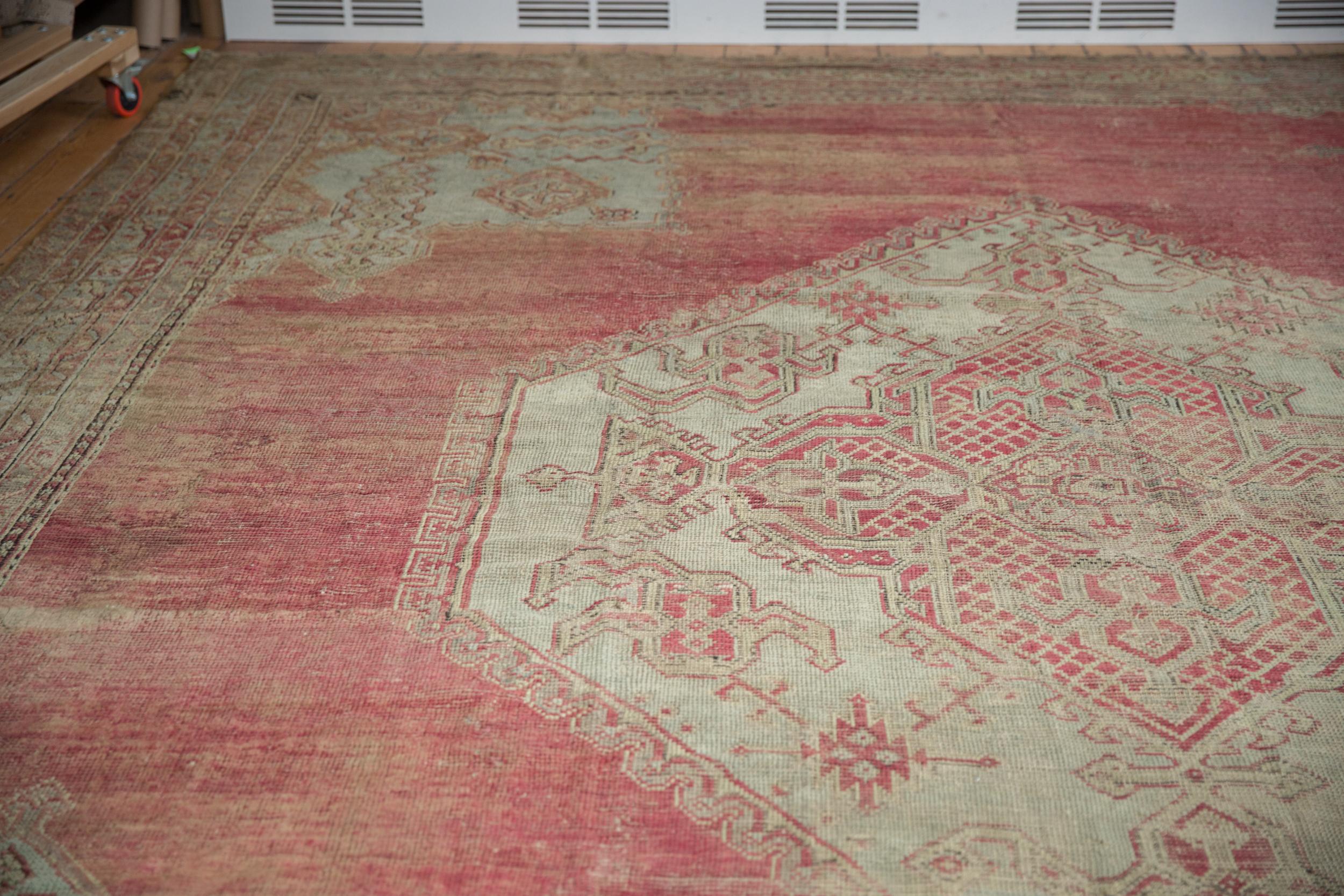 Vintage Oushak Carpet For Sale 2