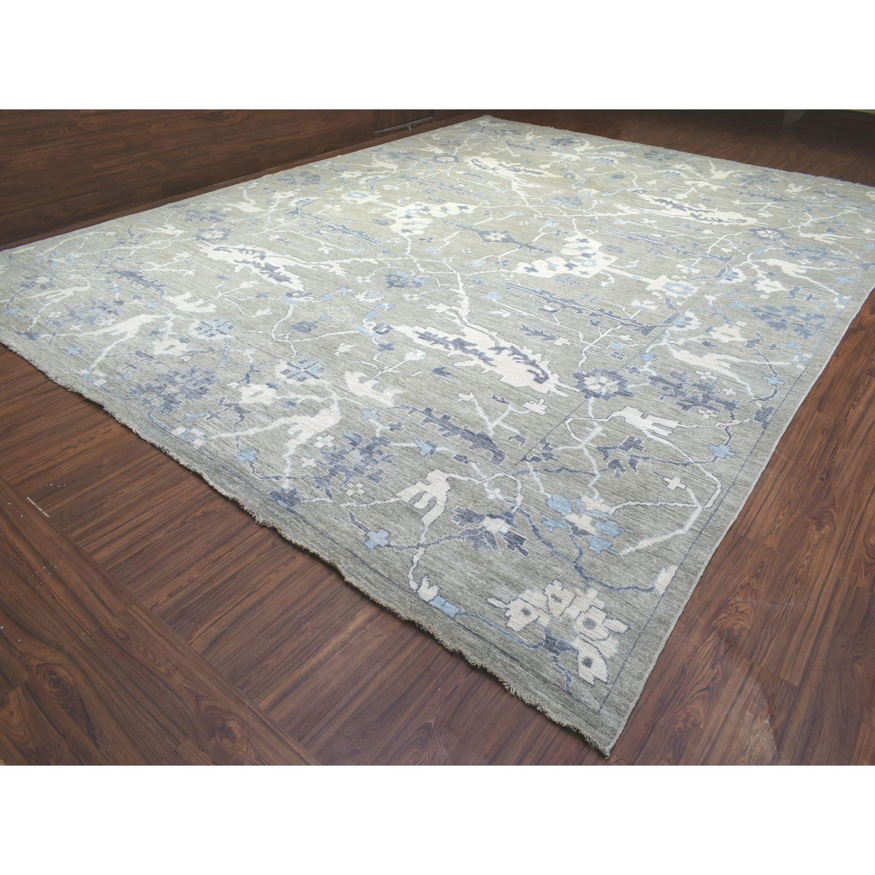 Noué à la main 14'x17'10