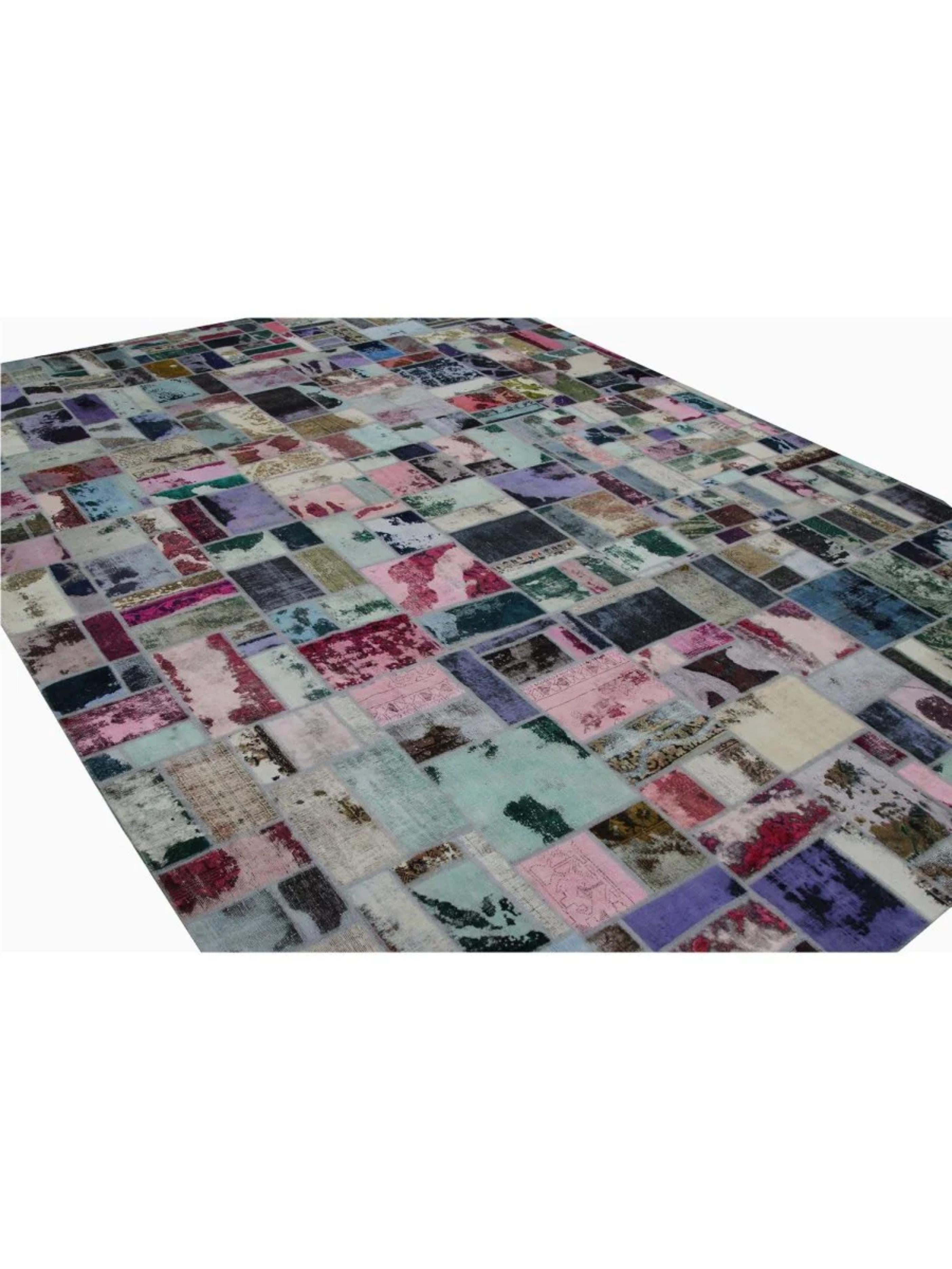 14x20 Hand-Knotted Vintage Distressed Patchwork Area Rug For Sale 3