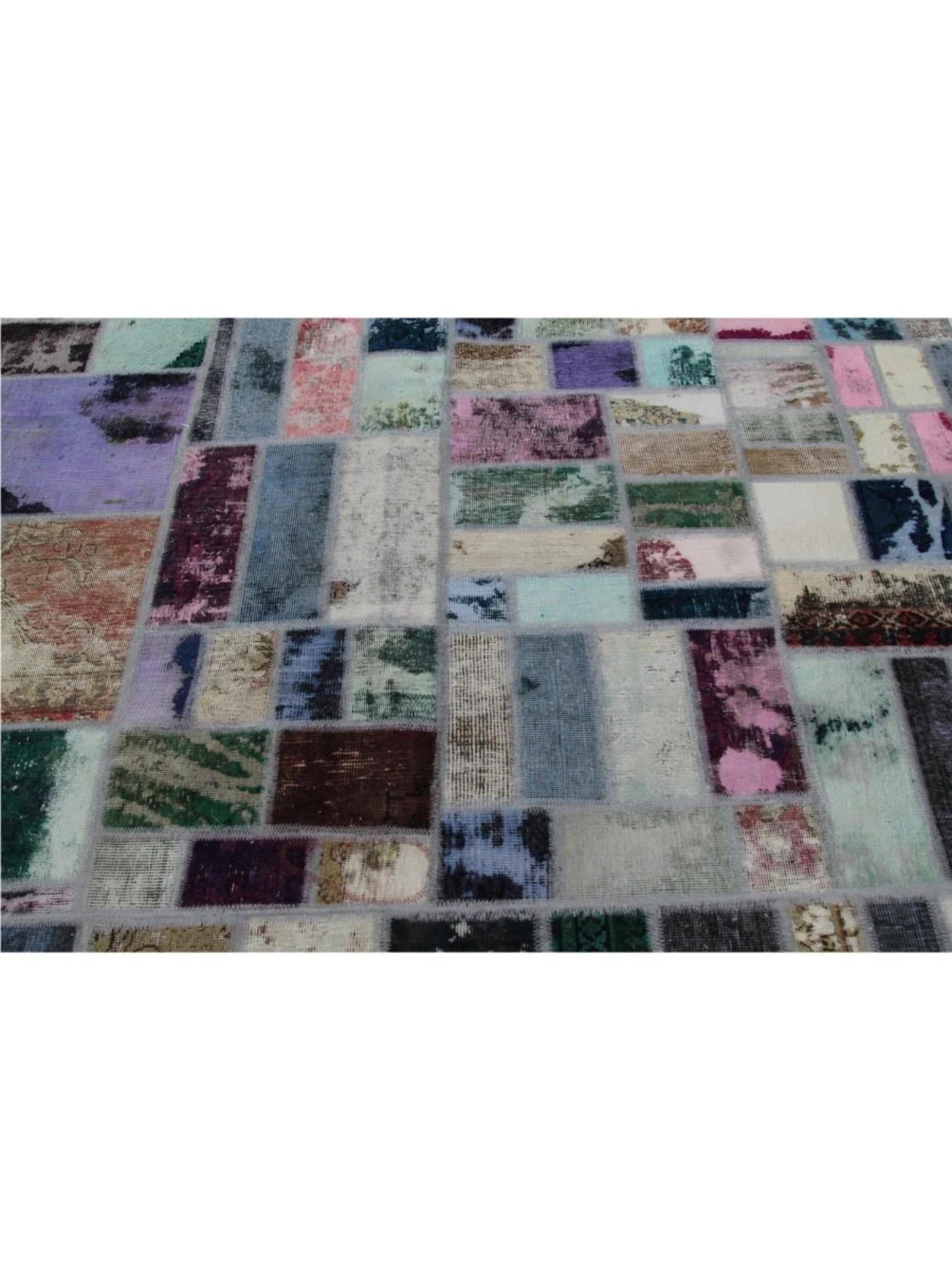 14x20 Hand-Knotted Vintage Distressed Patchwork Area Rug In Good Condition For Sale In Dallas, TX