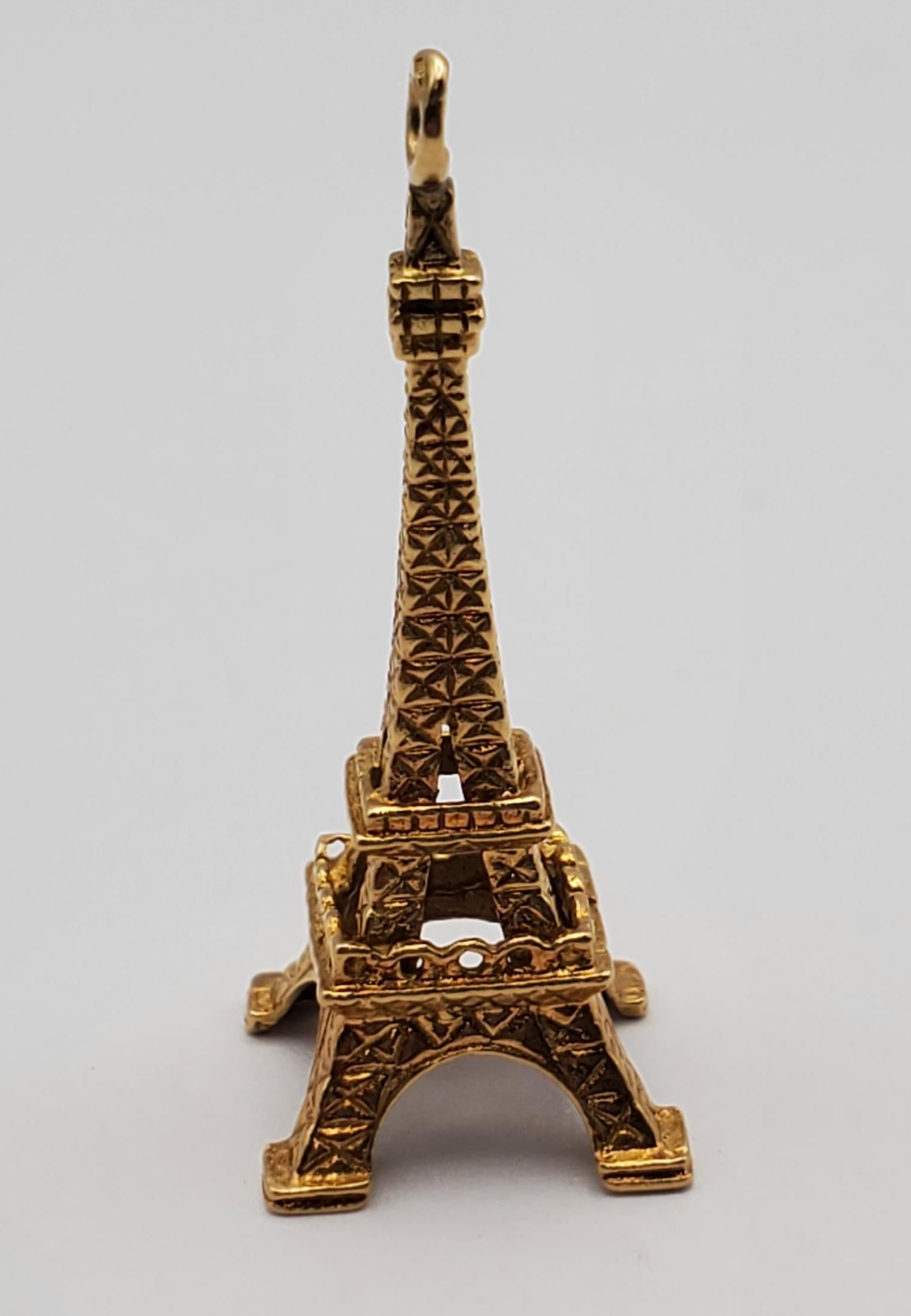 14Y Eiffel Tower Charm Pendant In Good Condition For Sale In Pittsburgh, PA
