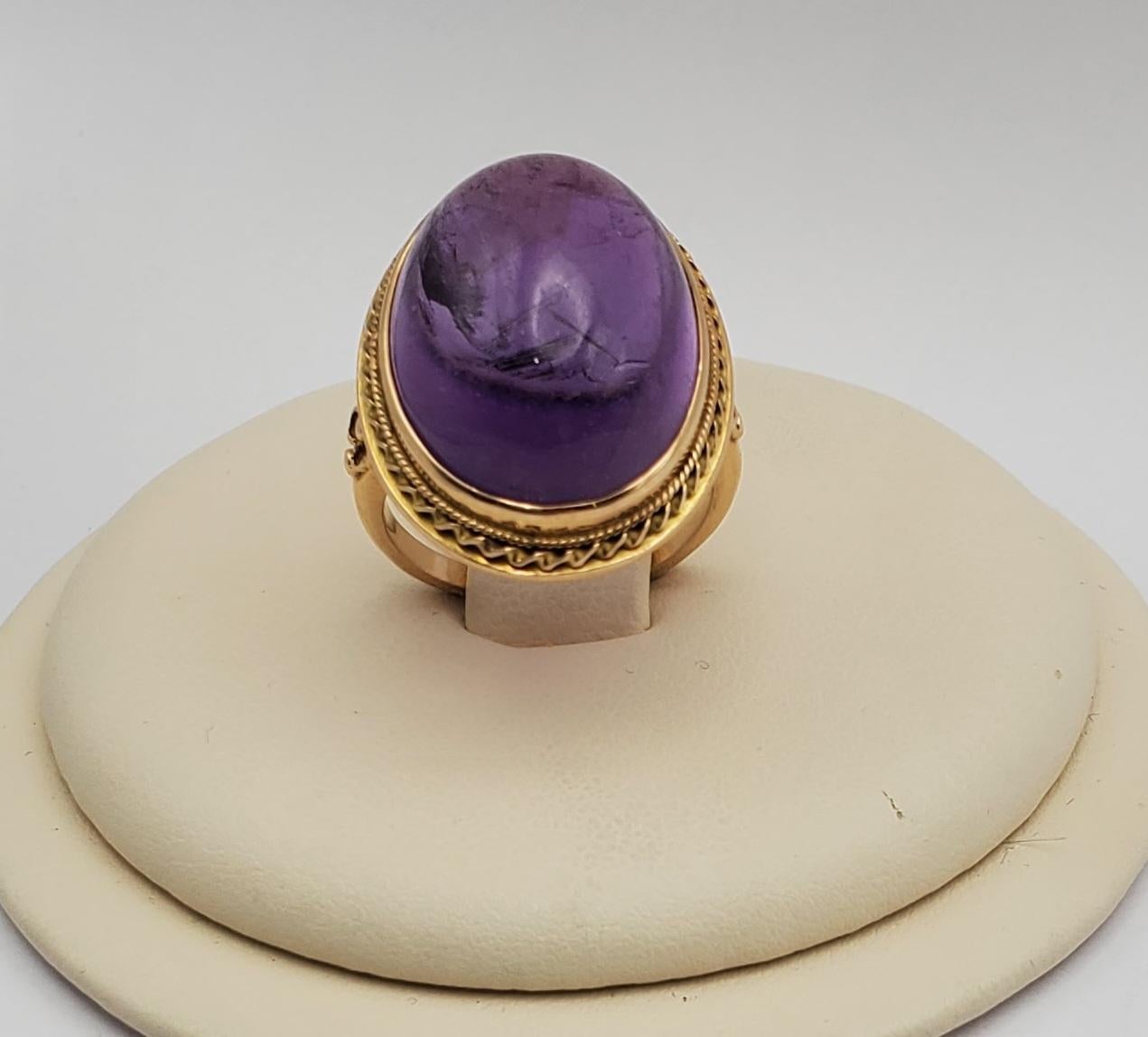 14Y Gorgeous 28.57ct Amethyst Cabochon Vintage Ring In Good Condition For Sale In Pittsburgh, PA