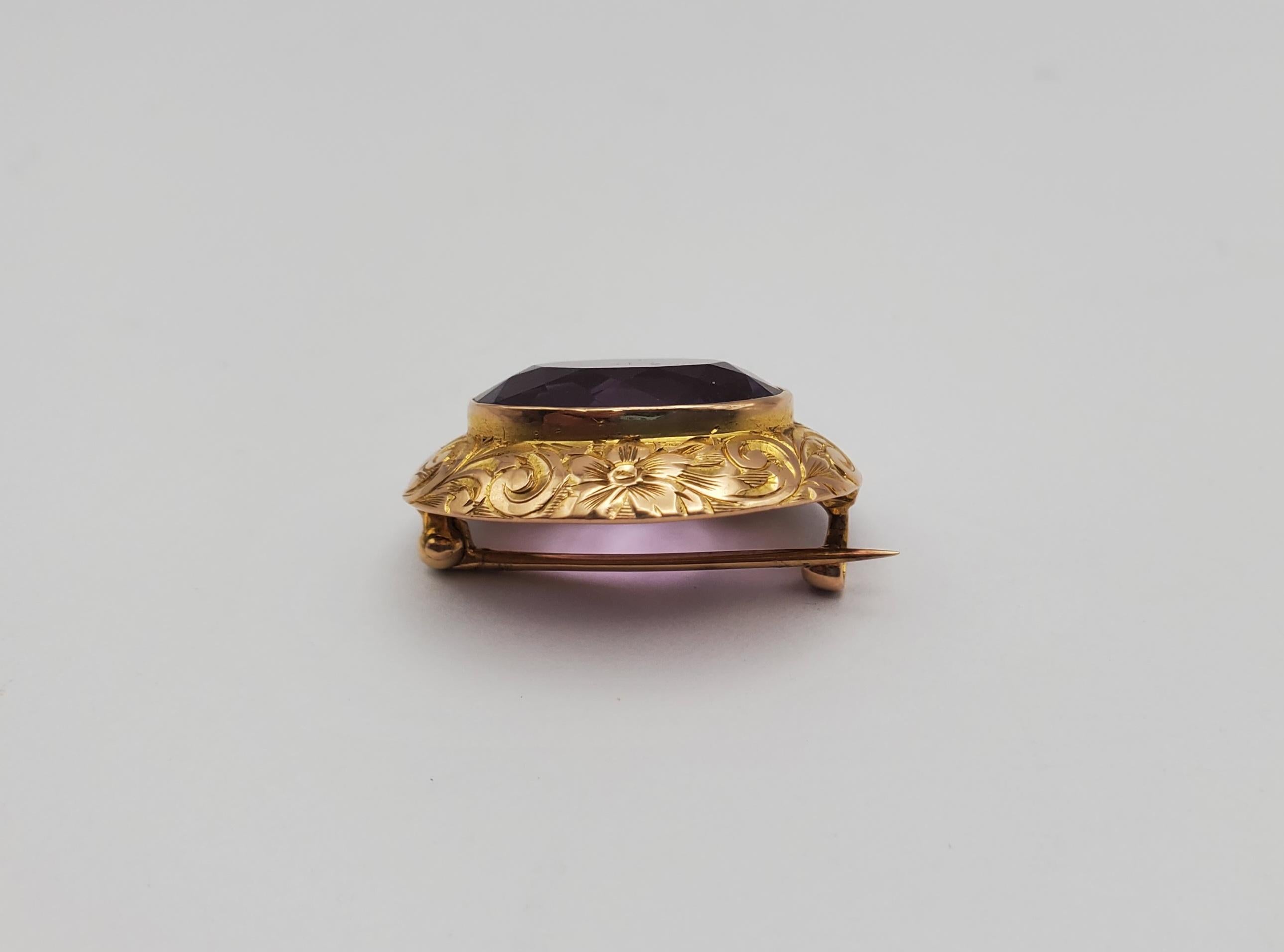 Oval Cut 14Y Lovely Sculpted Oval Amethyst Estate Brooch  For Sale