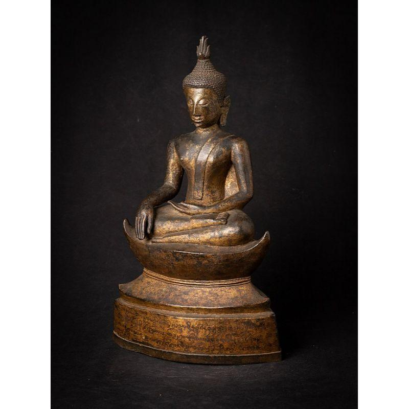 Material: bronze
Measures: 45,4 cm high 
27,3 cm wide and 16,8 cm deep
Weight: 8.320 kgs
With traces of 24 krt. gilding
Bhumisparsha mudra
Originating from Thailand
15-16th century
Inscriptions translated by the 'Lanna Folk life Museum,