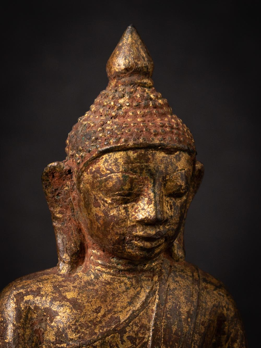 15-16th century antique bronze Burmese Buddha statue in Bhumisparsha Mudra For Sale 5