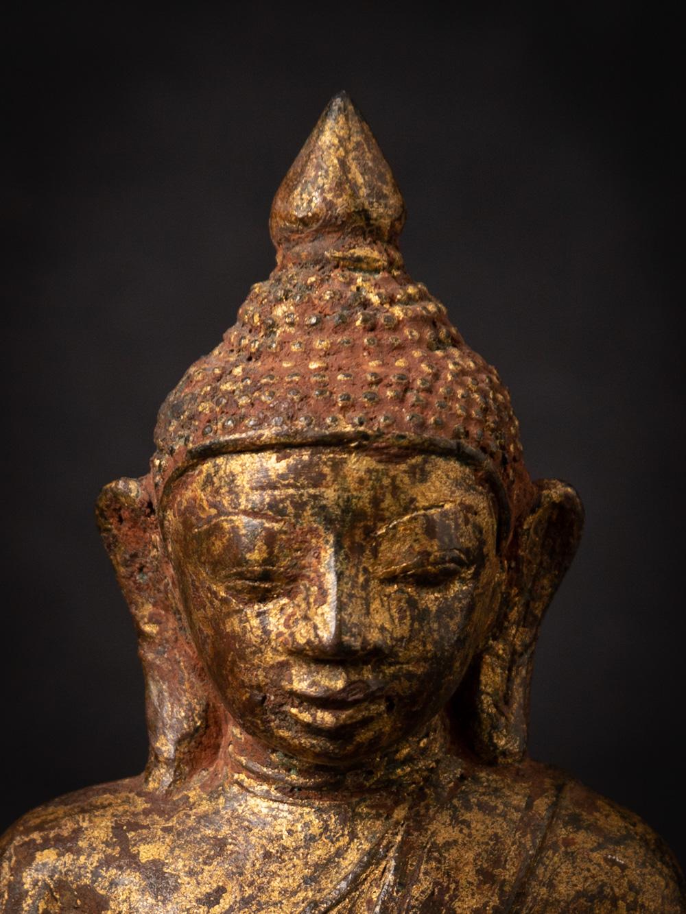 15-16th century antique bronze Burmese Buddha statue in Bhumisparsha Mudra For Sale 6