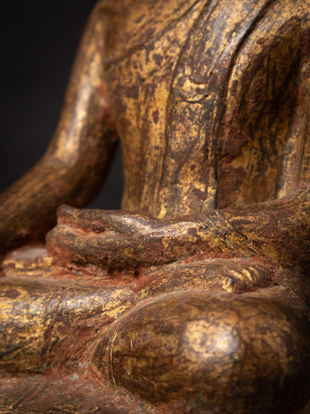 15-16th century antique bronze Burmese Buddha statue in Bhumisparsha Mudra For Sale 14
