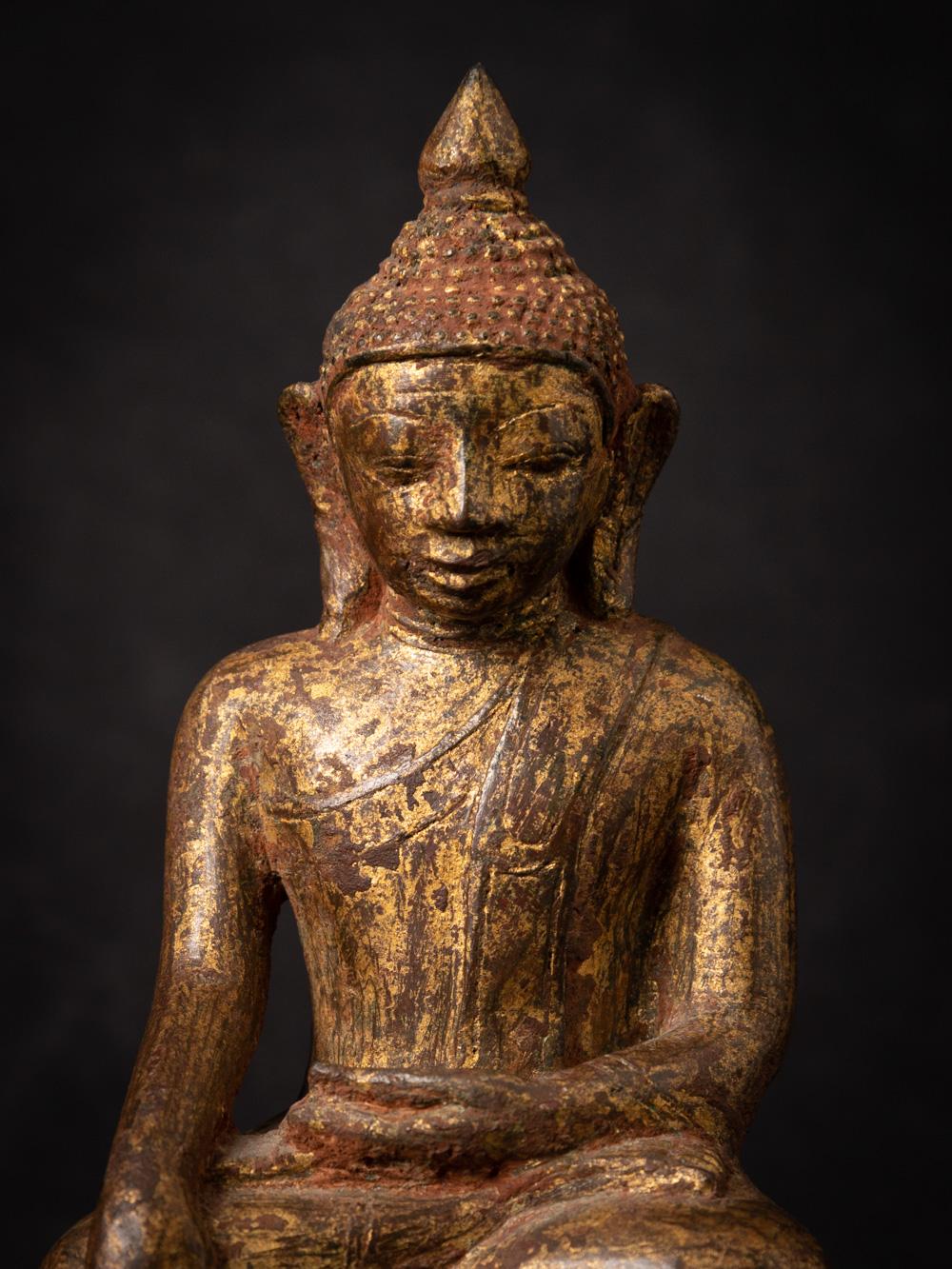 15-16th century antique bronze Burmese Buddha statue in Bhumisparsha Mudra For Sale 3