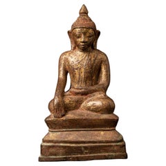 Antike burmesische Buddha-Statue aus Bronze aus dem 15.-16. Jahrhundert in Bhumisparsha Mudra