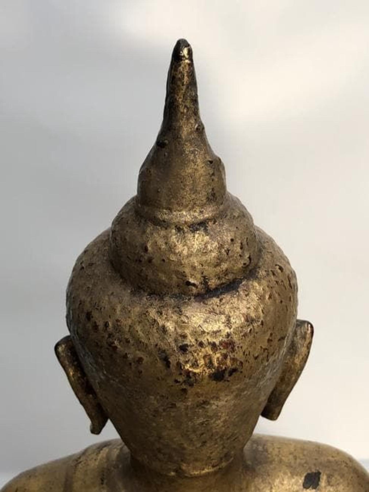 15-16th Century Bronze Guild Thai Buddha For Sale 9