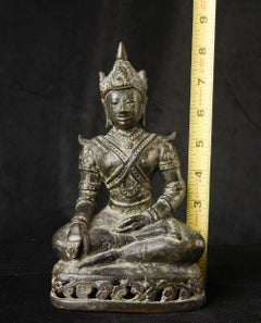 15/16th century northern Thai Buddha in Royal Attire. 10371