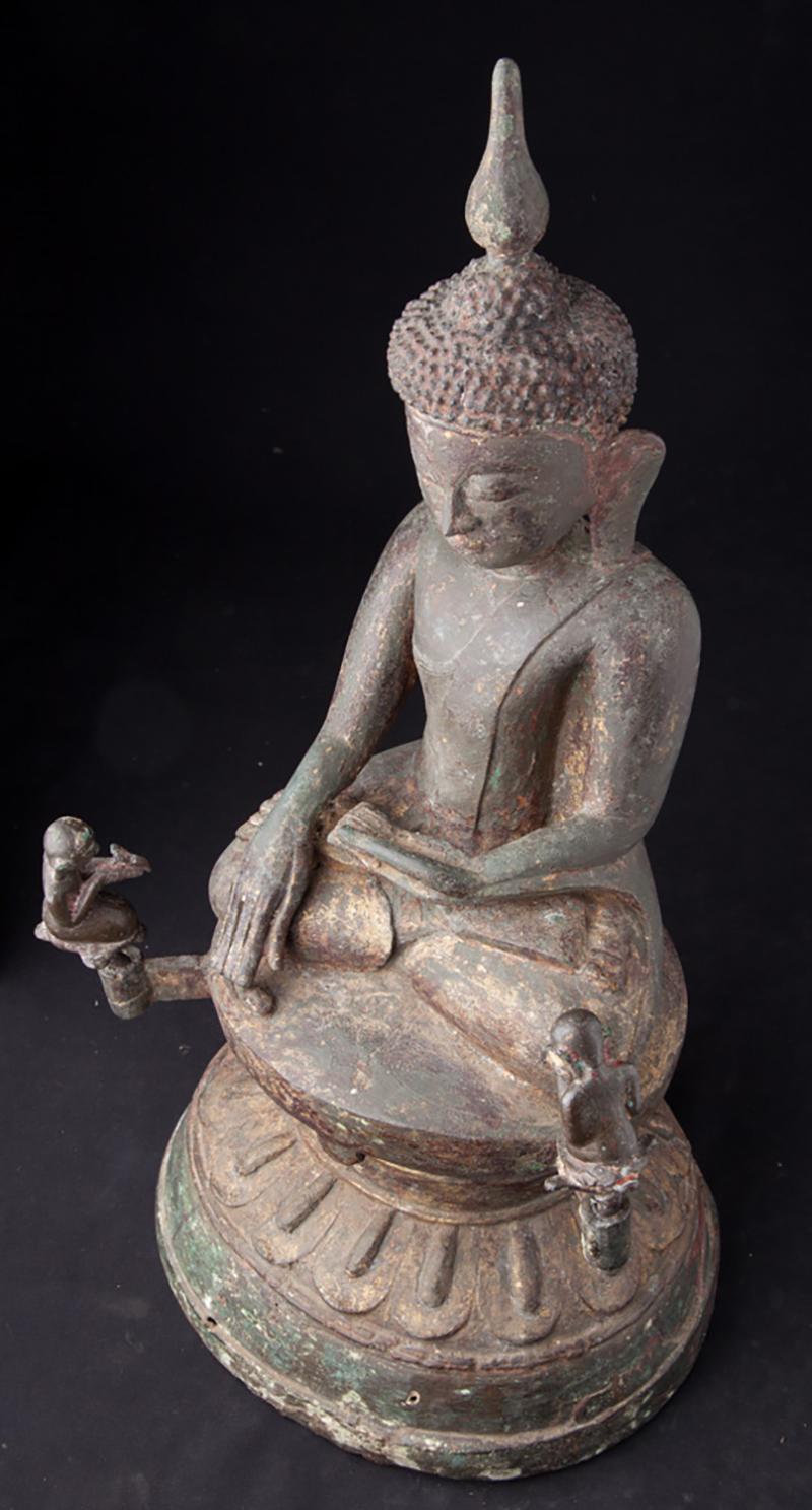 15-16th century special bronze Ava Buddha statue from Burma - Original Buddhas For Sale 7