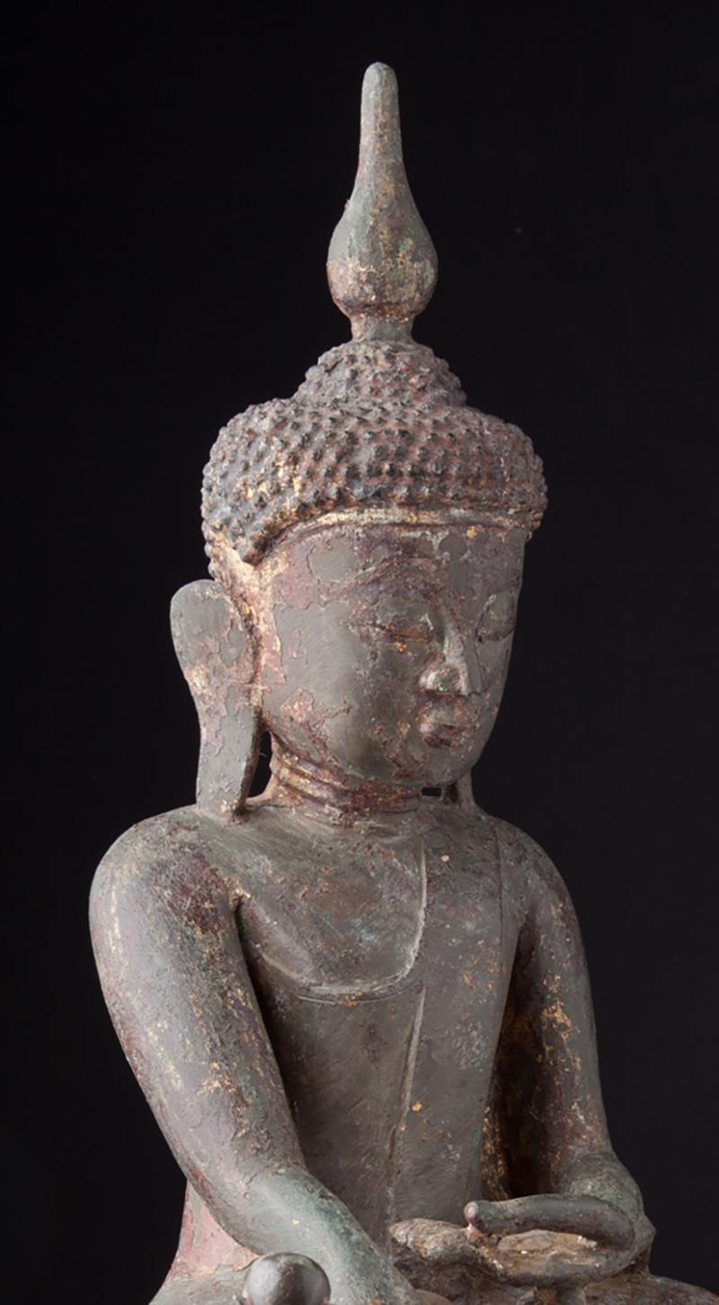 15-16th century special bronze Ava Buddha statue from Burma - Original Buddhas For Sale 1