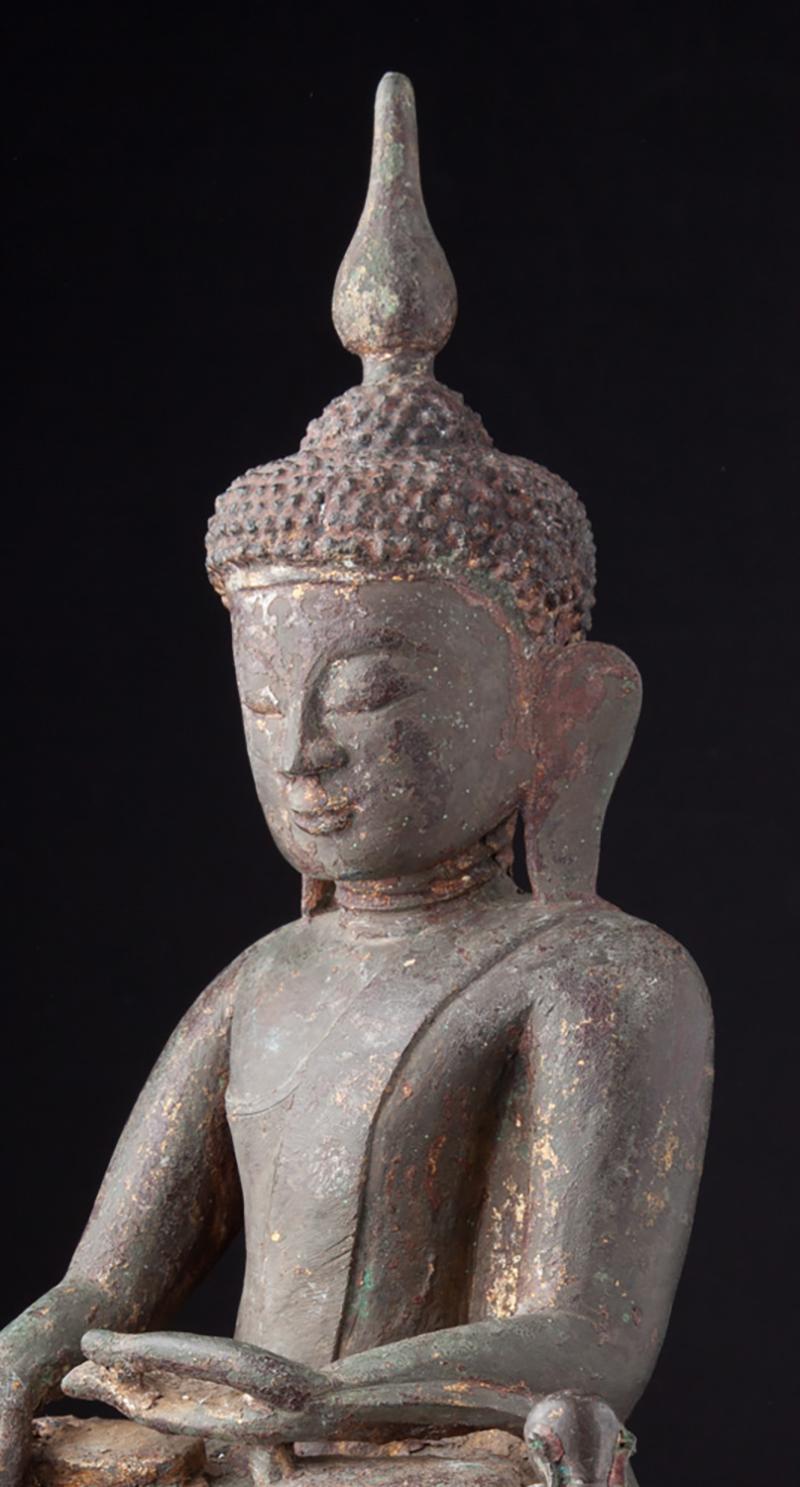 15-16th century special bronze Ava Buddha statue from Burma - Original Buddhas For Sale 3