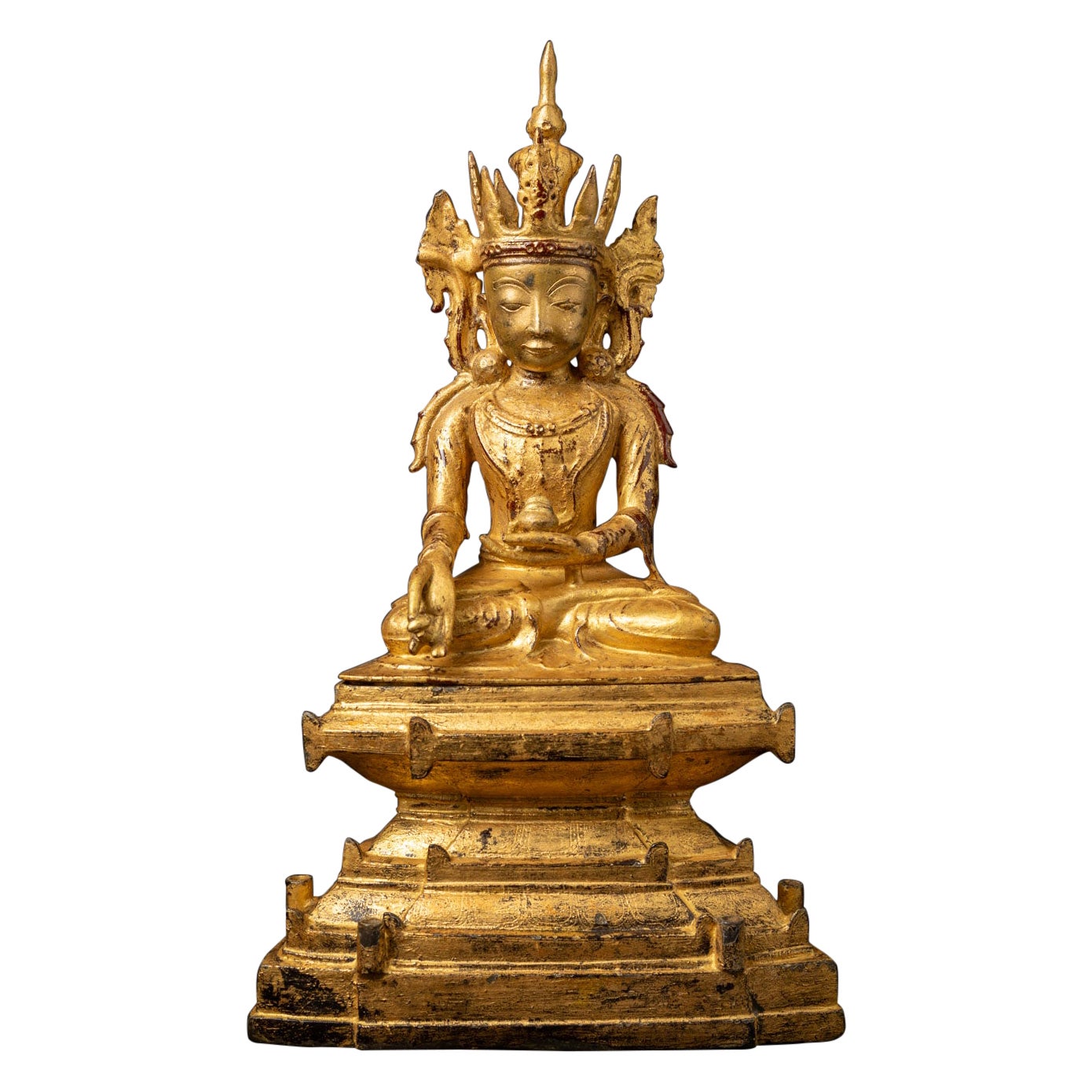XVe-XVIe siècles : statue antique en bronze d'un Bouddha d'Arakan, originaire de Birmanie, d'une grande rareté