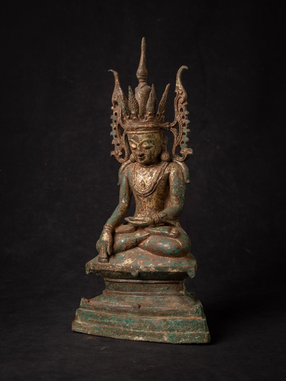Very special antique bronze Burmese Buddha statue
Material : bronze
36,8 cm high
18 cm wide and 10,5 cm deep
With traces of the original lacquer and 24 krt. gilding
Ava style
Bhumisparsha mudra
15-16th century
A very special Buddha, still in
