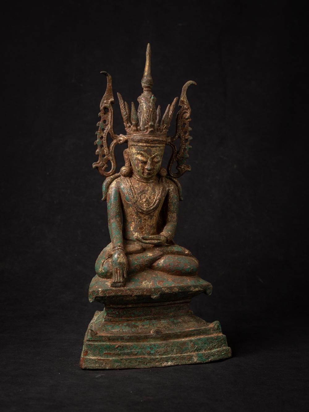 18th Century and Earlier 15-16th century Very special antique bronze Burmese Buddha statue from Burma For Sale