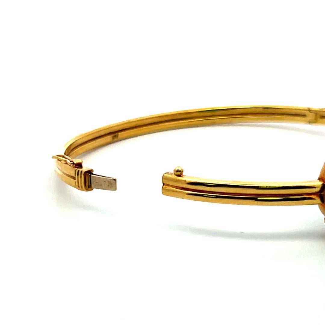 Pulsera brazalete ovalada de jade de 15-18 mm 0,26 ct J SI Diamantes en oro amarillo de 18 quilates en venta 4