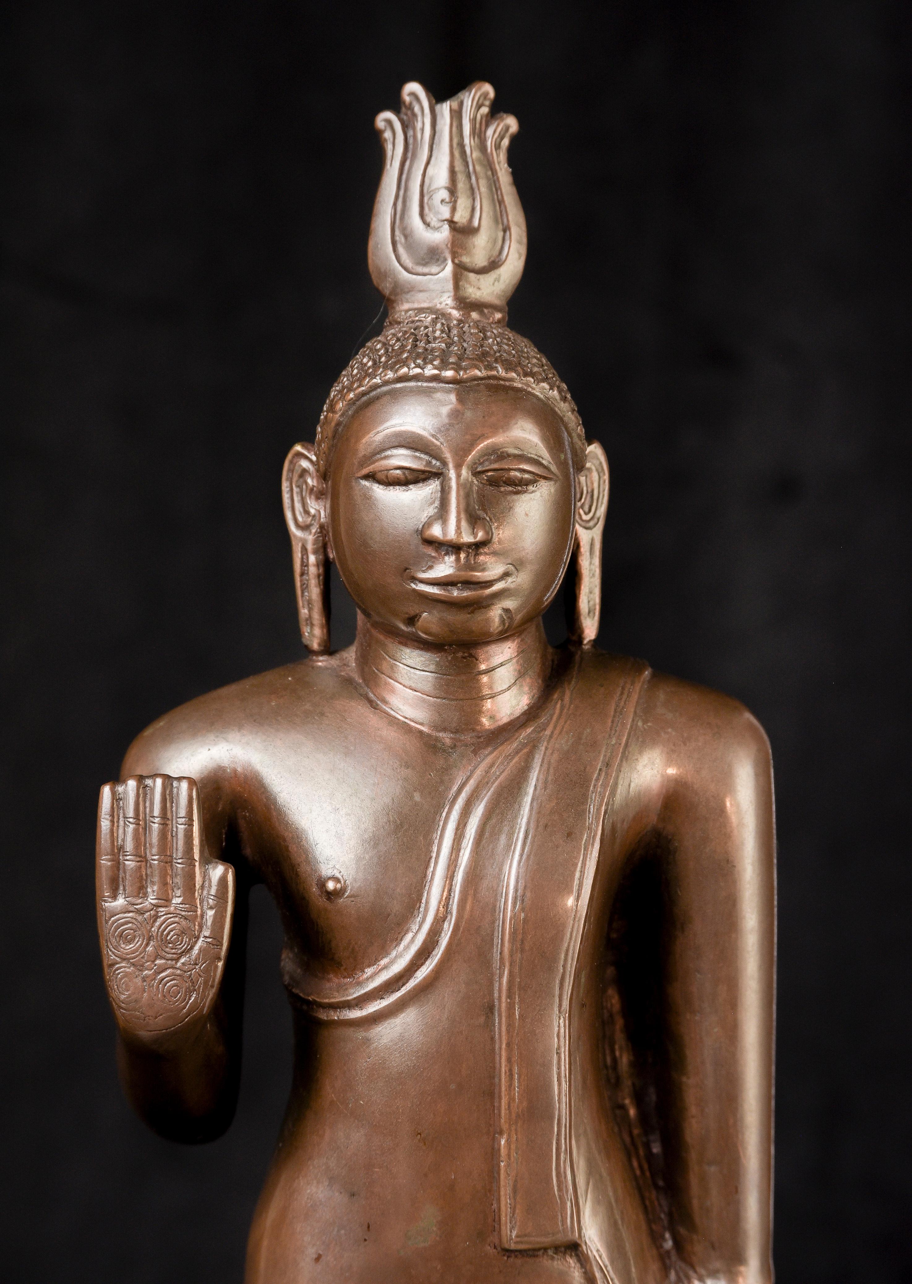 15-18ème siècle Royaume divisé de Sri Lanka/Kandy Bronze - Bouddha très spécial, 10293 en vente 4