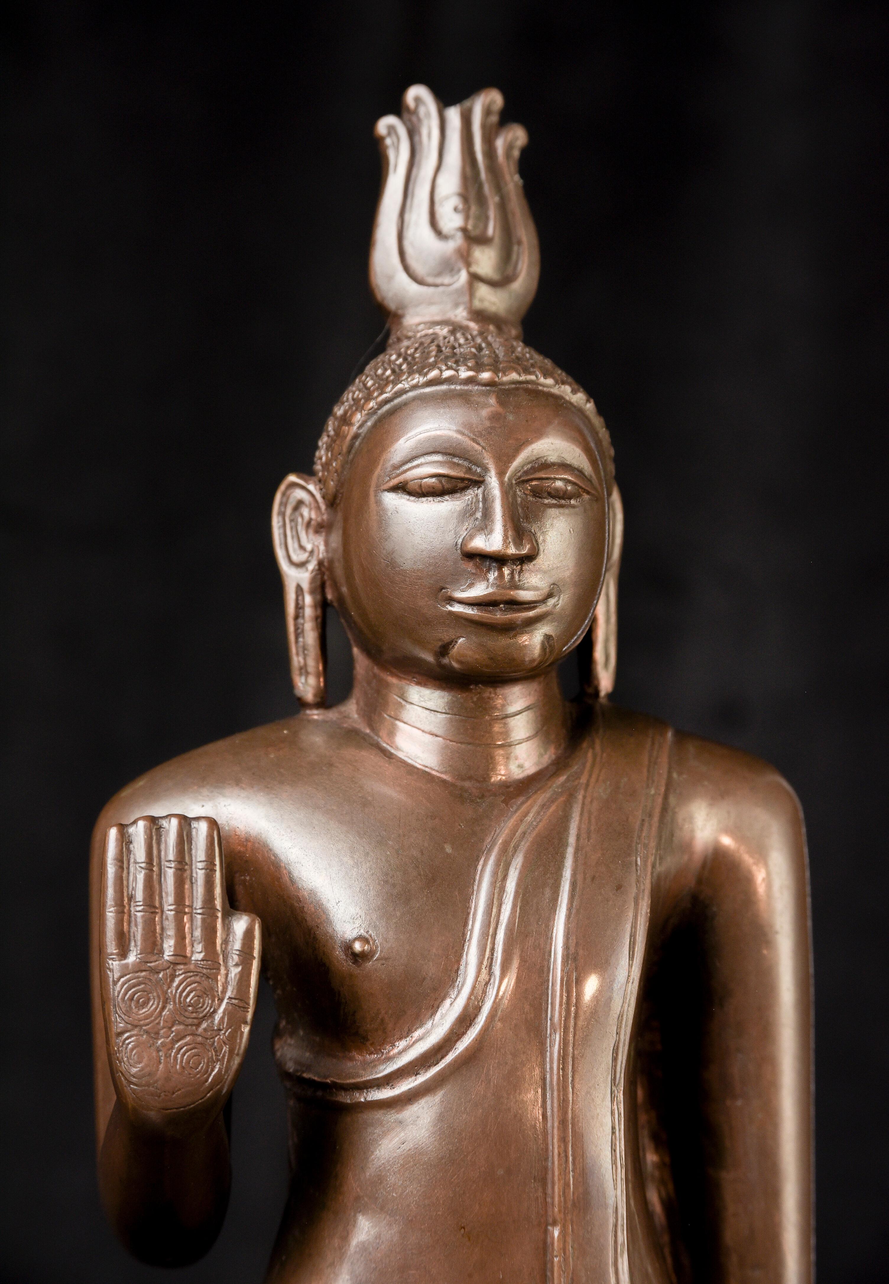 15-18ème siècle Royaume divisé de Sri Lanka/Kandy Bronze - Bouddha très spécial, 10293 en vente 6