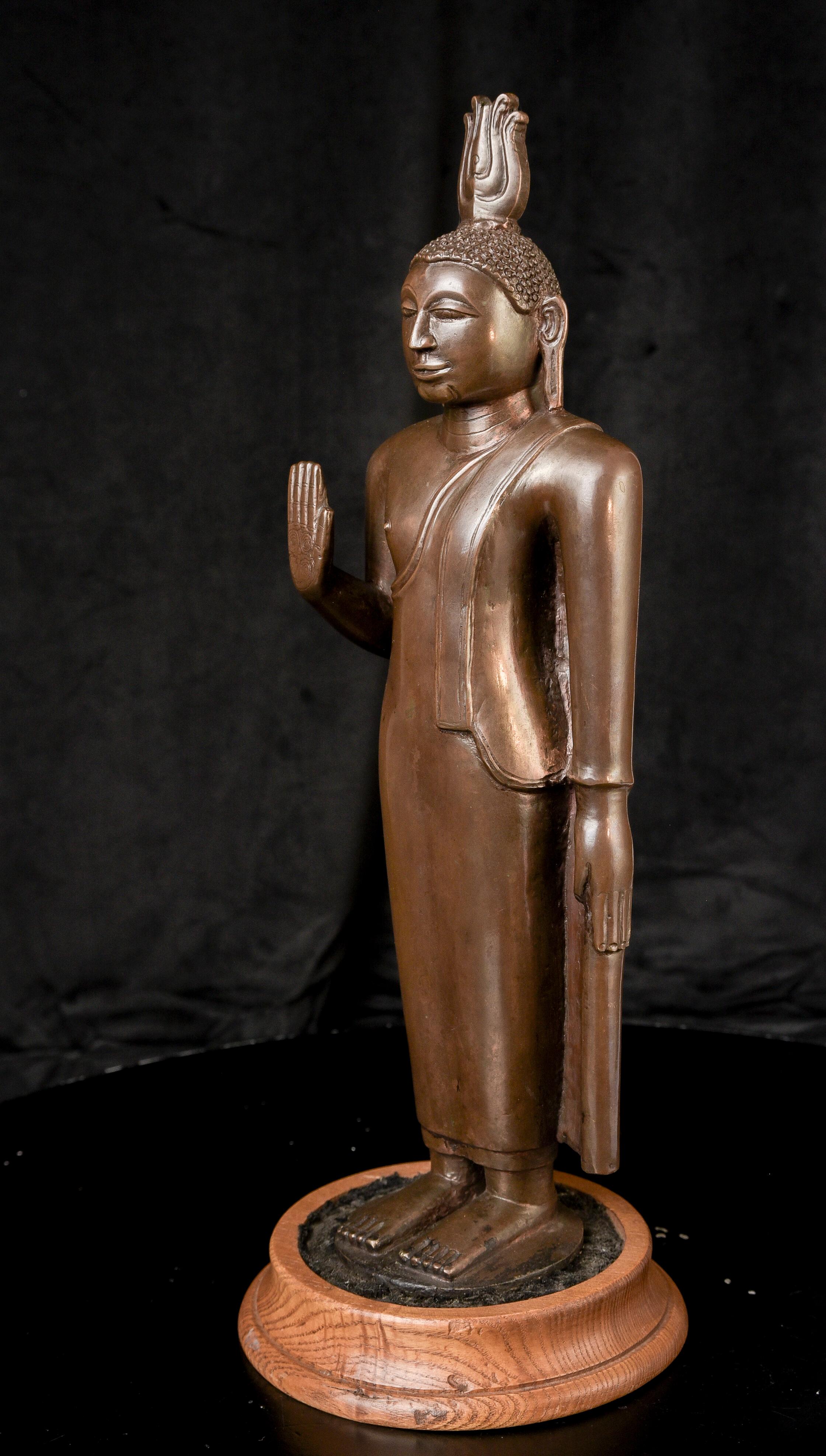 Sri-Lankais 15-18ème siècle Royaume divisé de Sri Lanka/Kandy Bronze - Bouddha très spécial, 10293 en vente