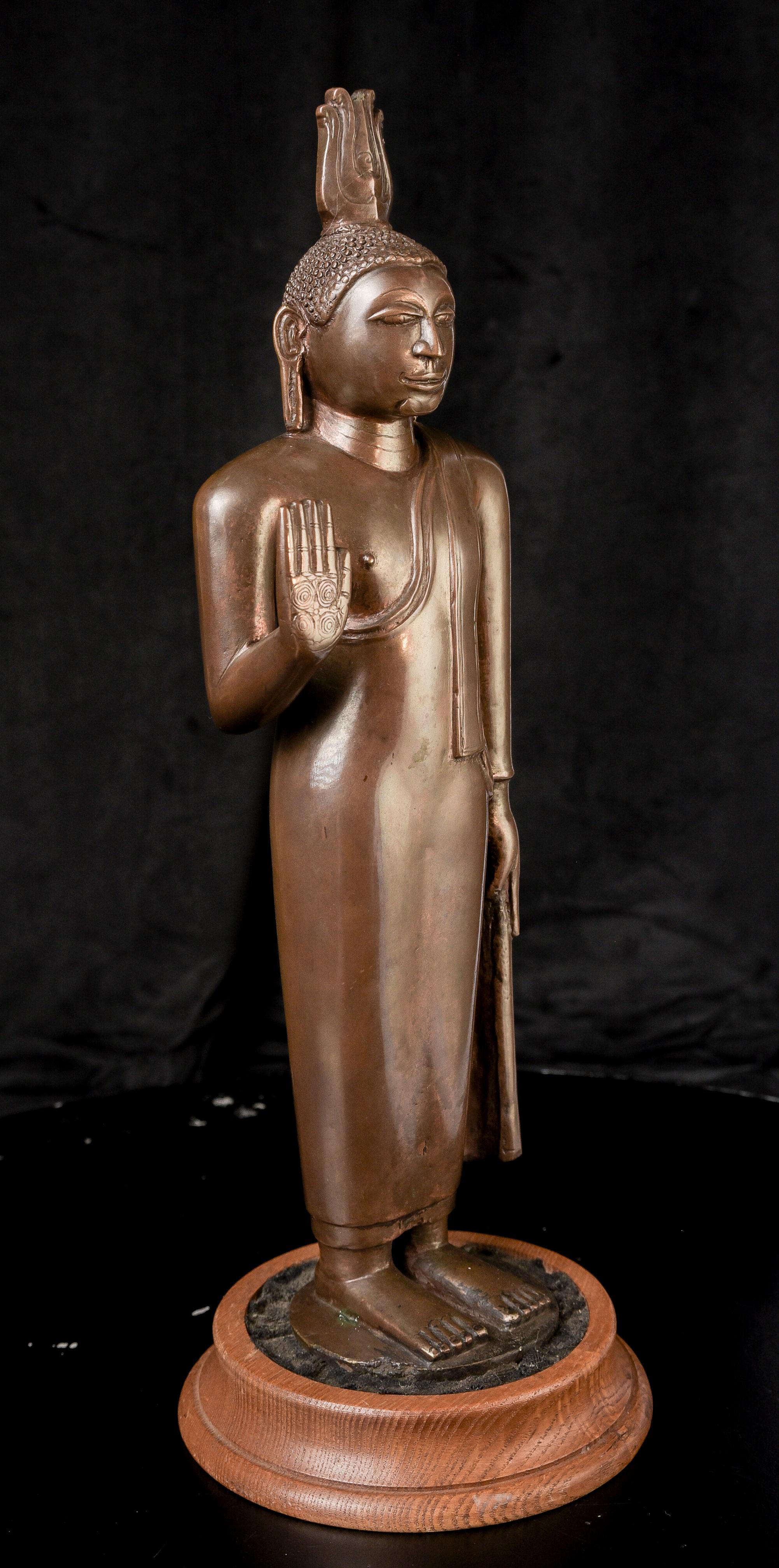 15-18ème siècle Royaume divisé de Sri Lanka/Kandy Bronze - Bouddha très spécial, 10293 en vente 1