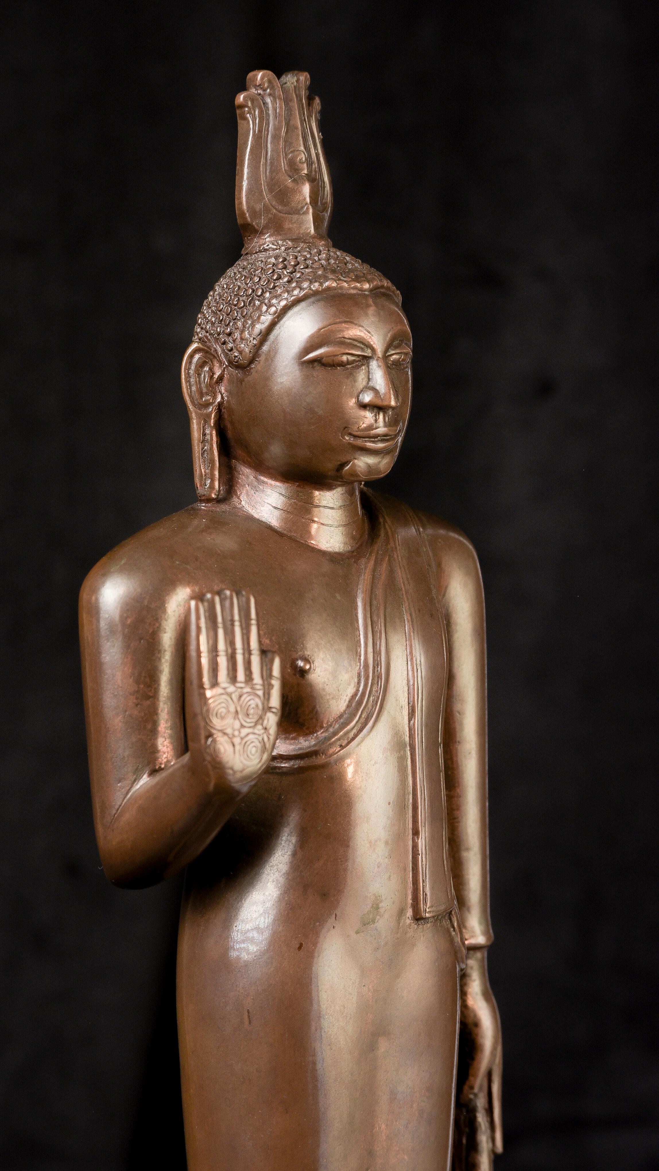 15-18ème siècle Royaume divisé de Sri Lanka/Kandy Bronze - Bouddha très spécial, 10293 en vente 2