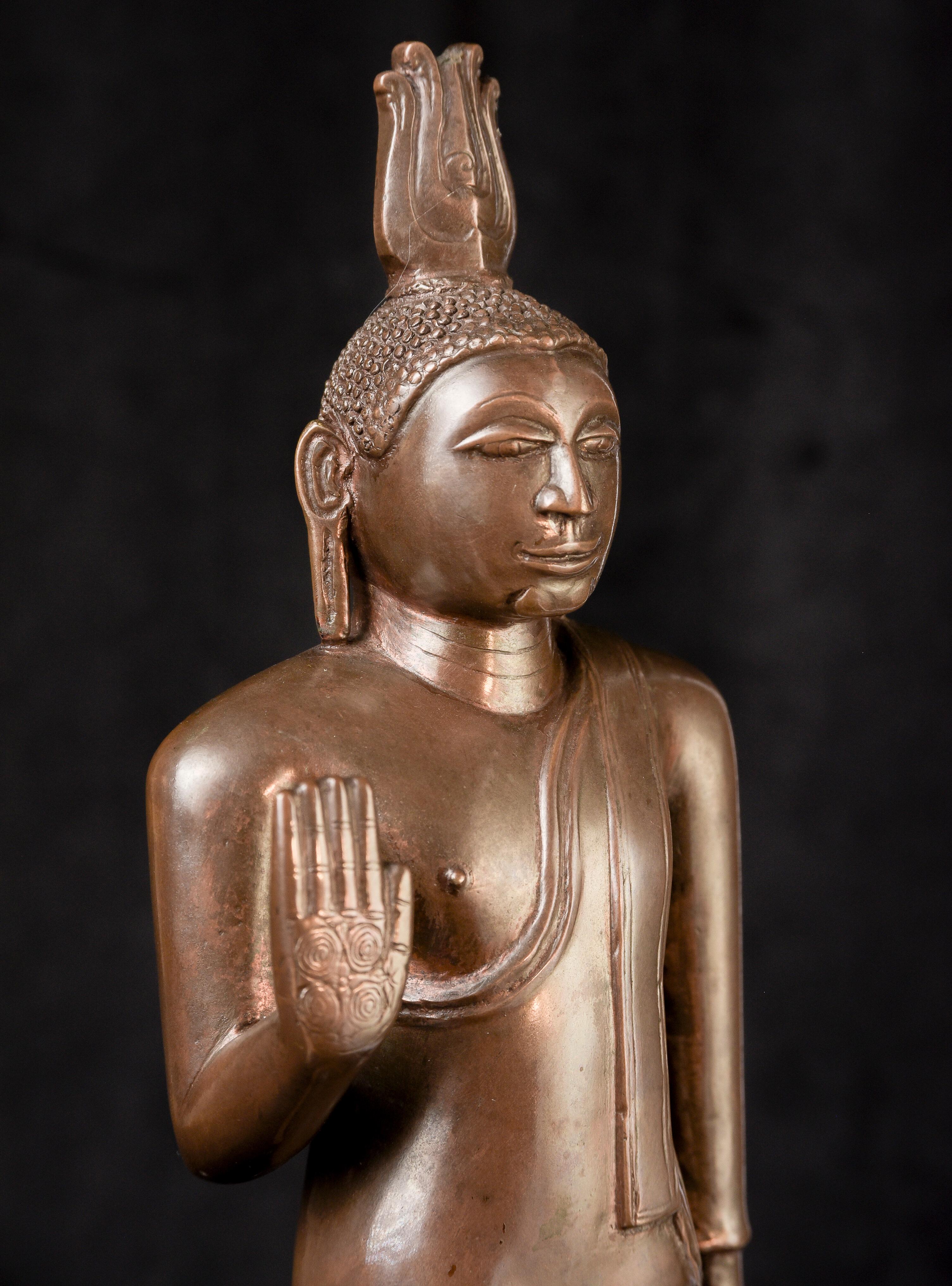 15-18ème siècle Royaume divisé de Sri Lanka/Kandy Bronze - Bouddha très spécial, 10293 en vente 3