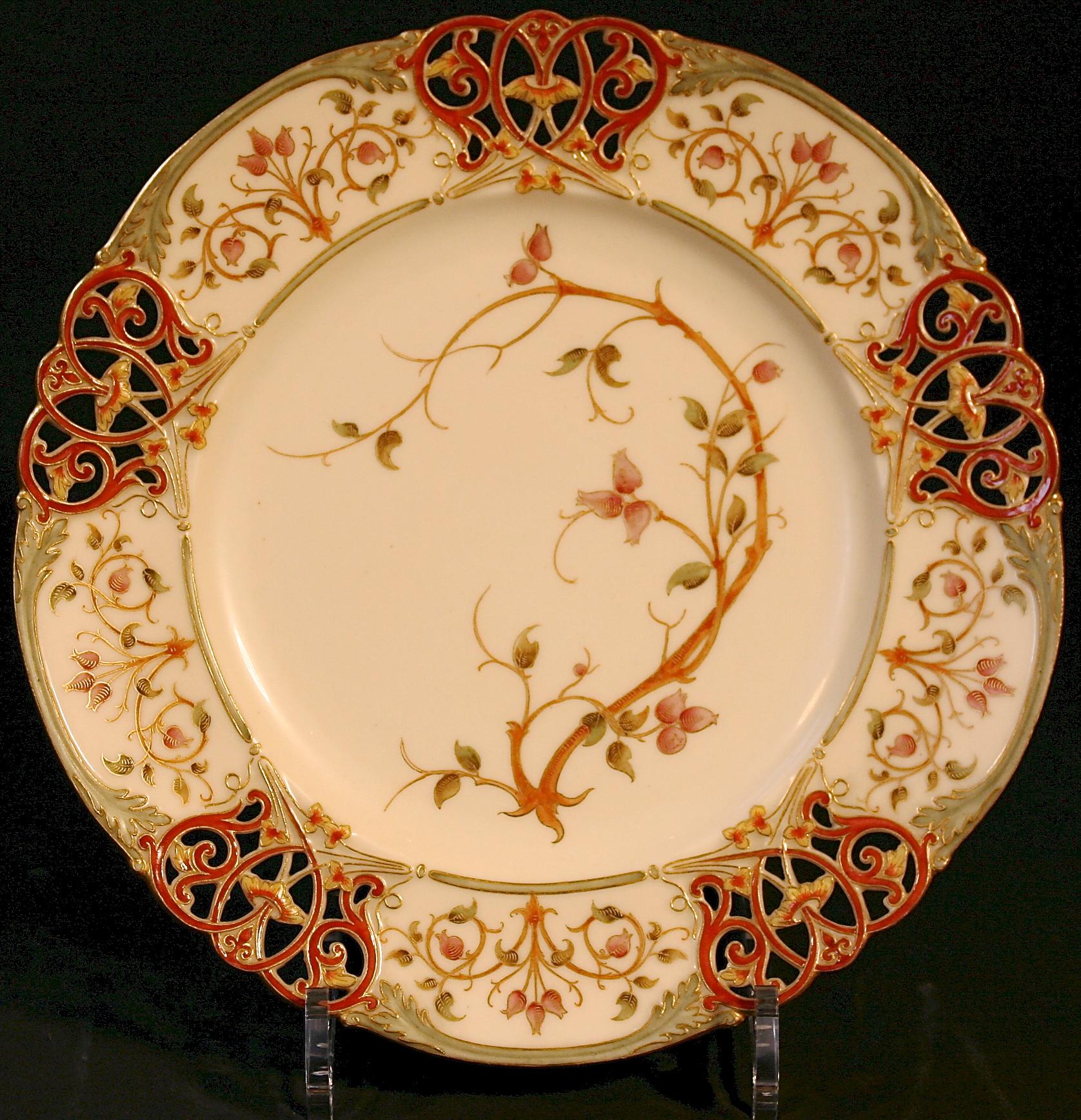15 19th Century Royal Worcester Reticulated Botanical Plates In Excellent Condition For Sale In New York, NY
