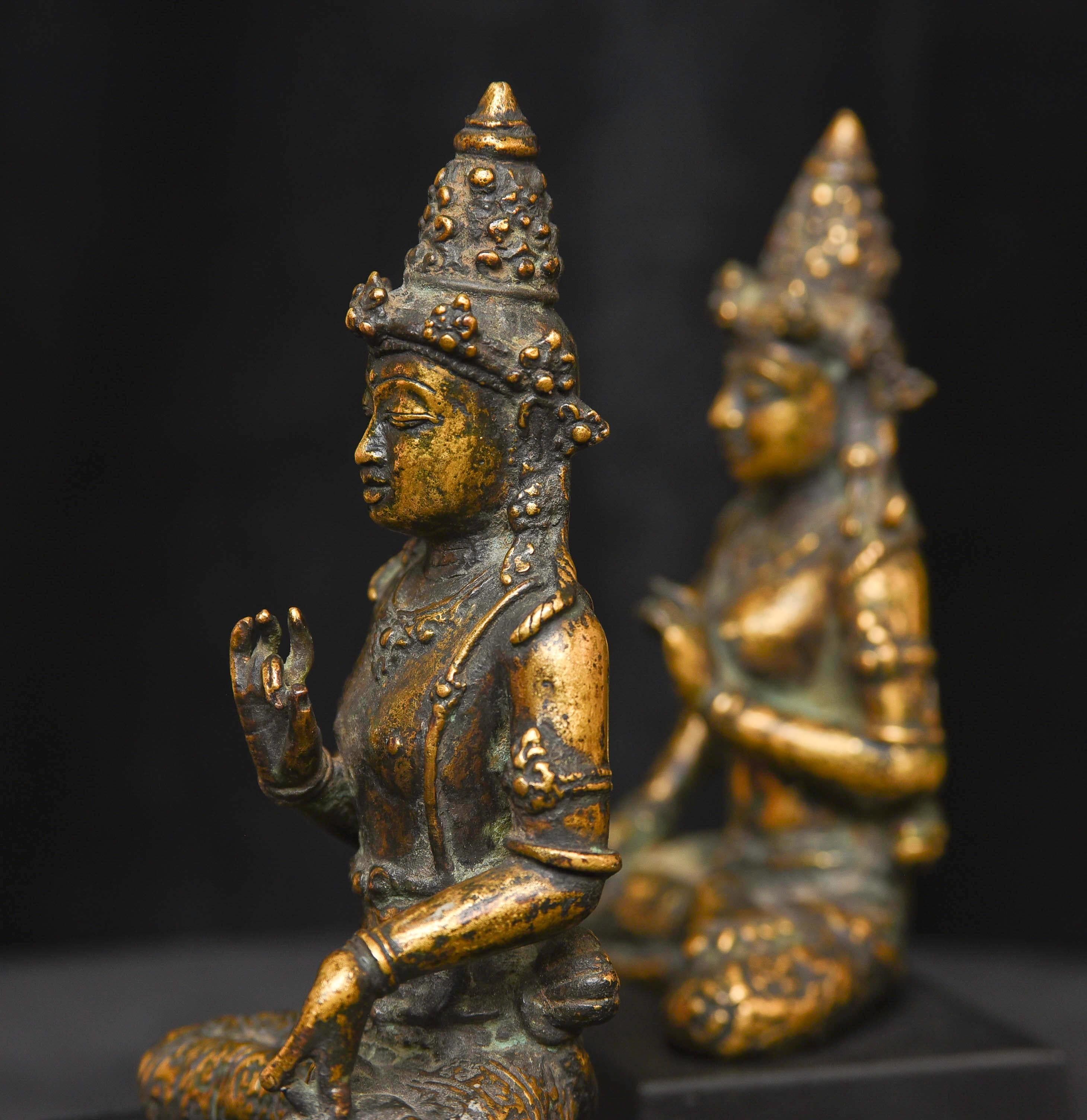 15-19. Jahrhundert Indonesische oder javanische vergoldete Bronze-Gottheiten - 9591 im Angebot 9