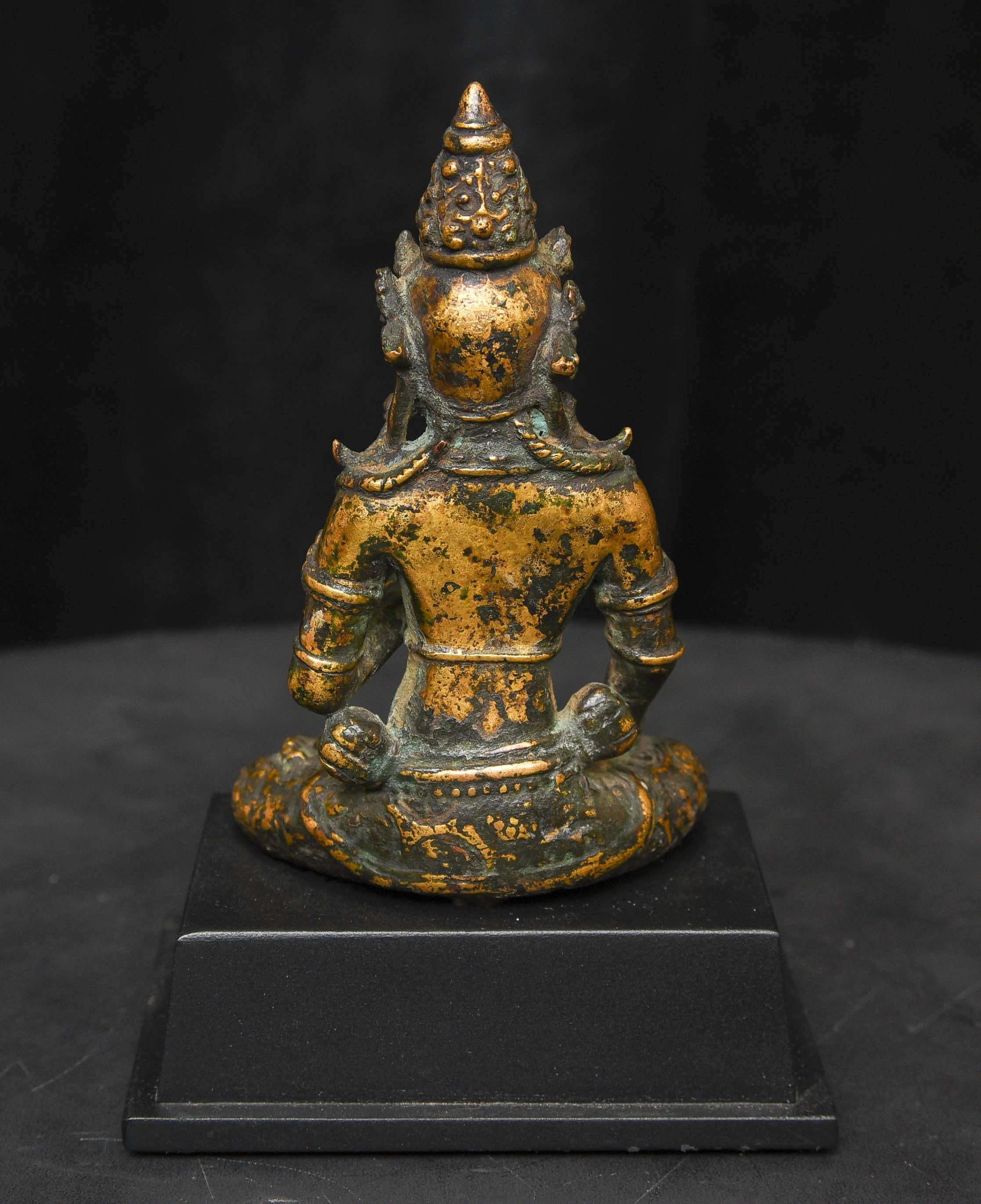 15-19. Jahrhundert Indonesische oder javanische vergoldete Bronze-Gottheiten - 9591 im Zustand „Gut“ im Angebot in Ukiah, CA