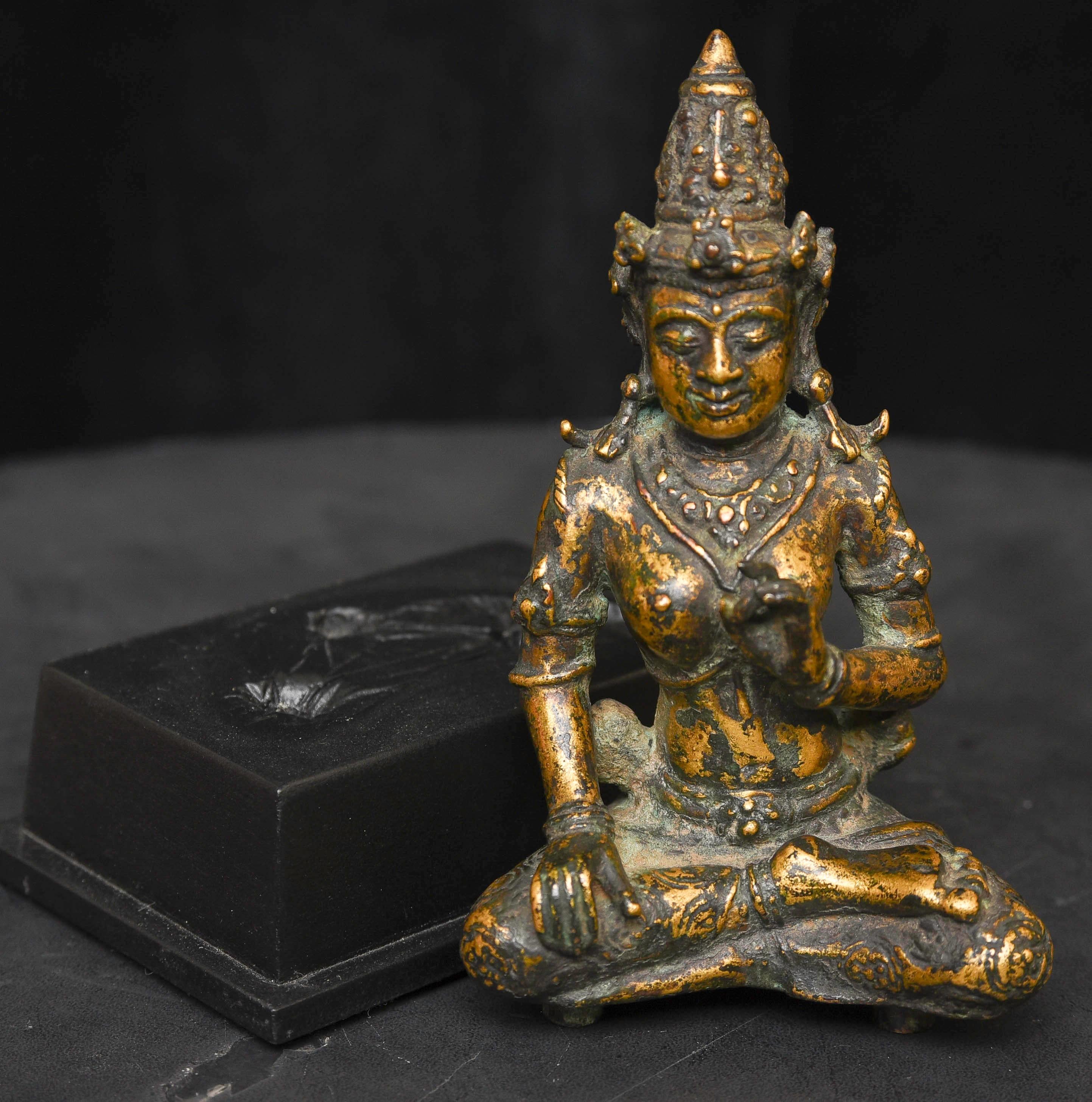 15-19thC Indonesian or Javanese Gilt Bronze Deities - 9591 In Good Condition For Sale In Ukiah, CA