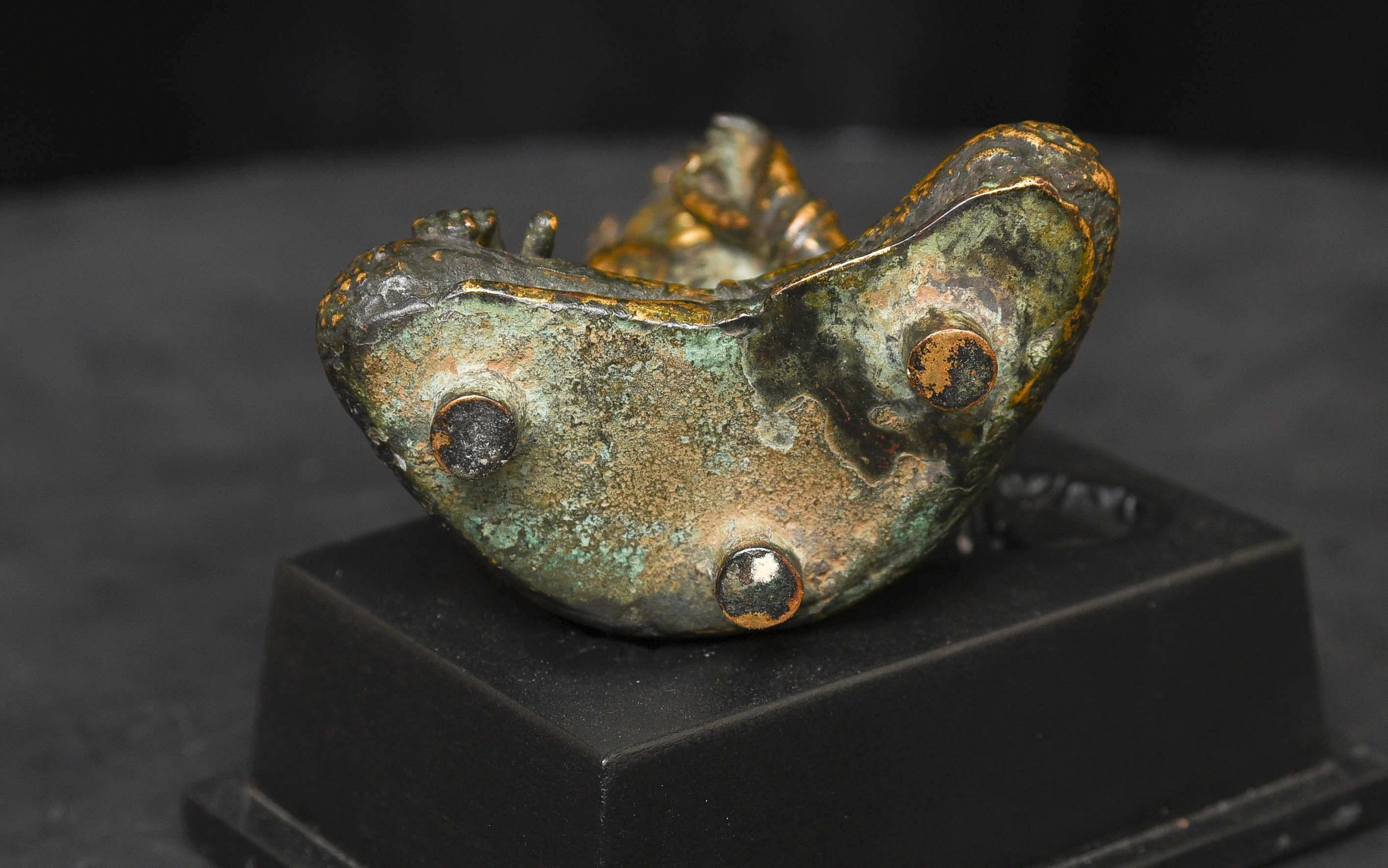 15-19. Jahrhundert Indonesische oder javanische vergoldete Bronze-Gottheiten - 9591 im Angebot 1