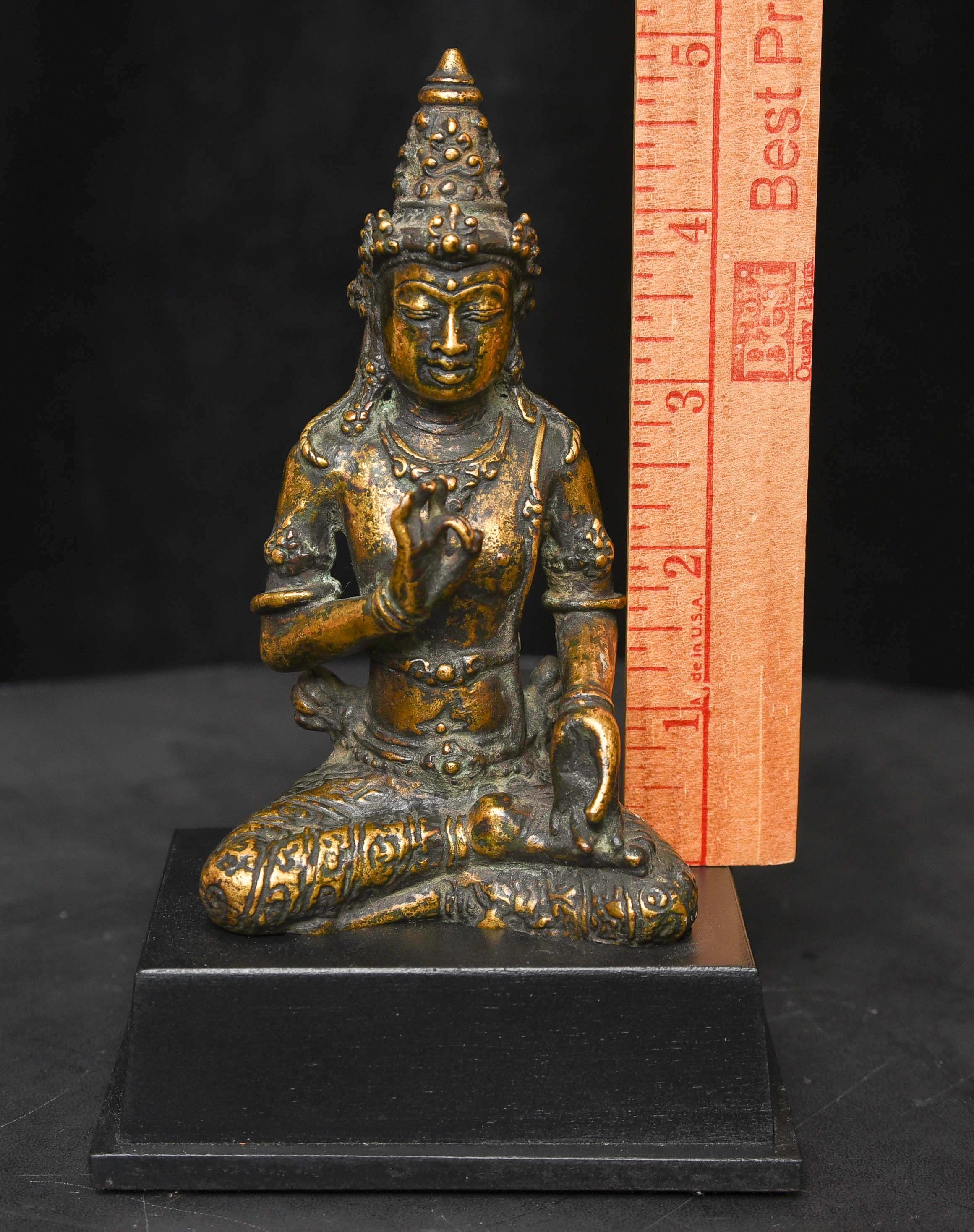 15-19. Jahrhundert Indonesische oder javanische vergoldete Bronze-Gottheiten - 9591 im Angebot 3