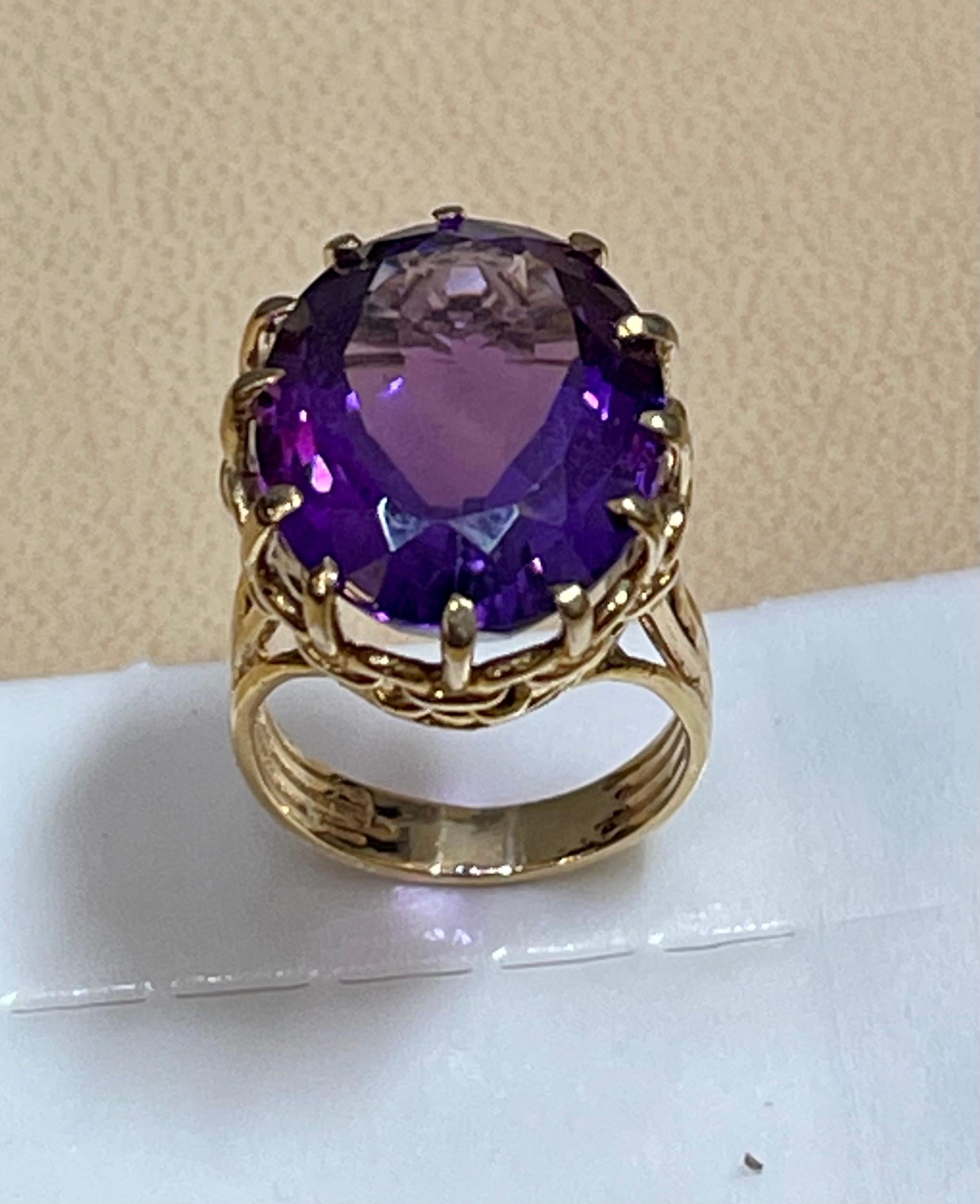 15 Carat Amethyst Cocktail Ring in 14 Karat Yellow Gold For Sale 4
