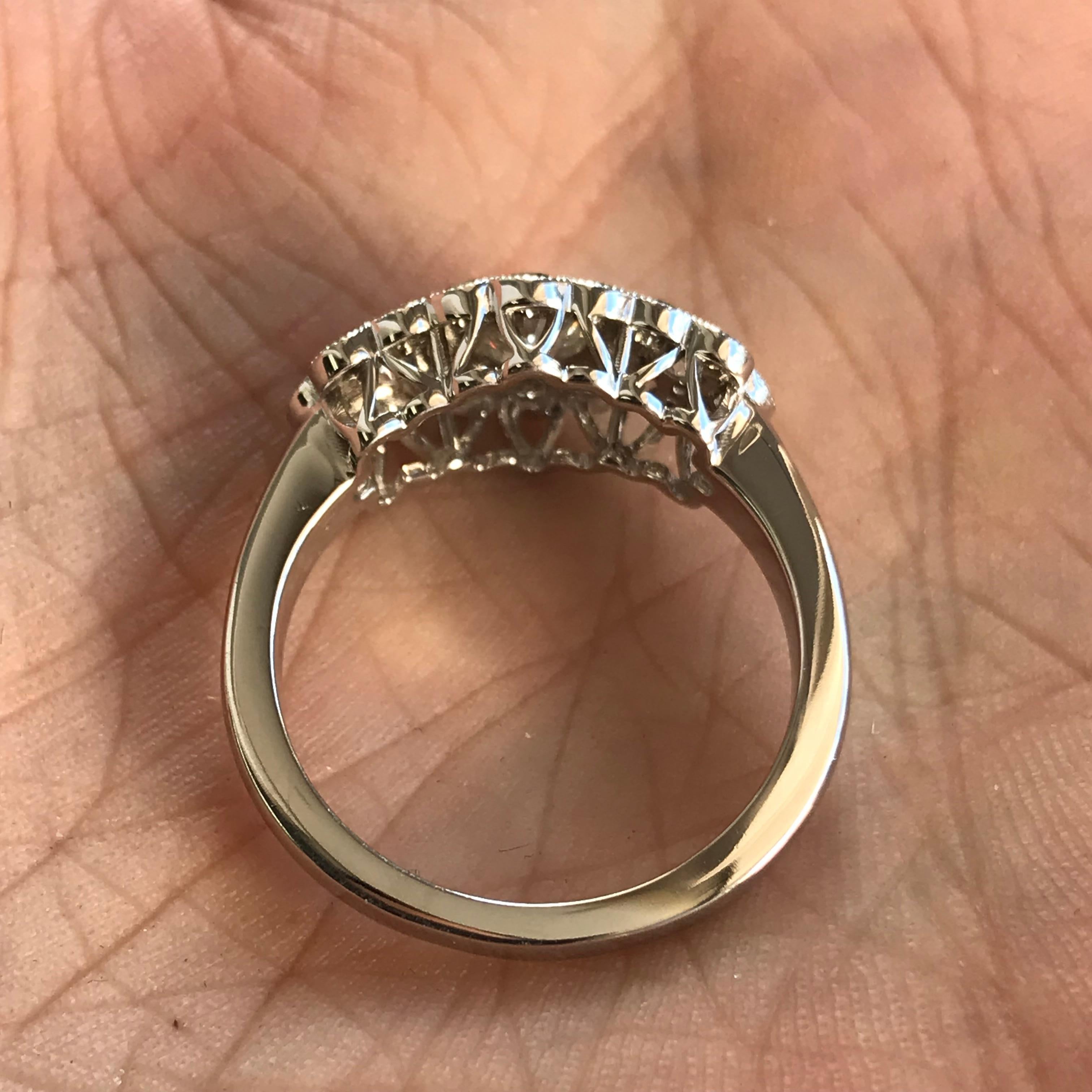 Ungefähr 1,5 Karat, Diamant-Pflaster-Ring 14 Karat Weißgold, Ben Dannie (Rundschliff) im Angebot
