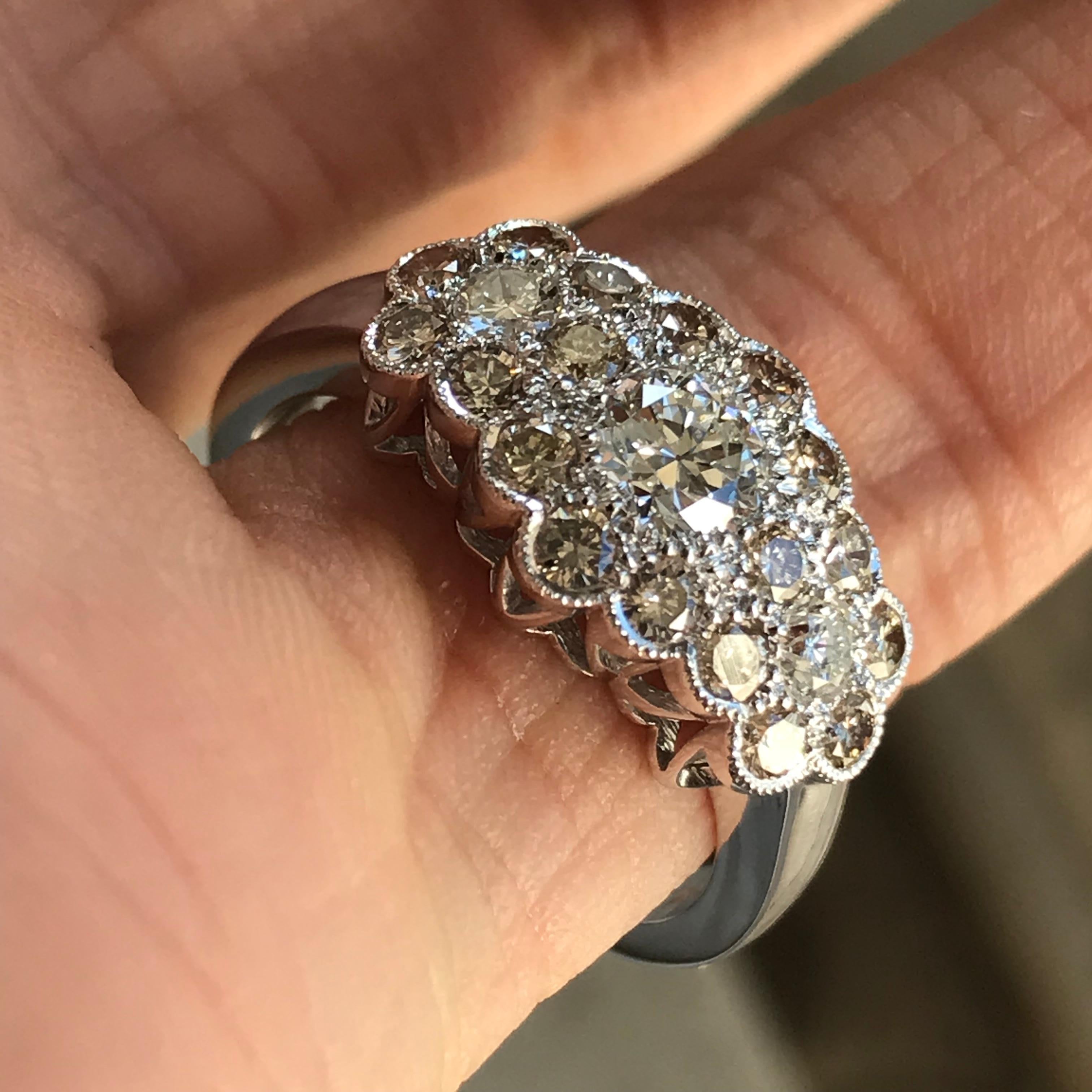 Ungefähr 1,5 Karat, Diamant-Pflaster-Ring 14 Karat Weißgold, Ben Dannie Damen im Angebot