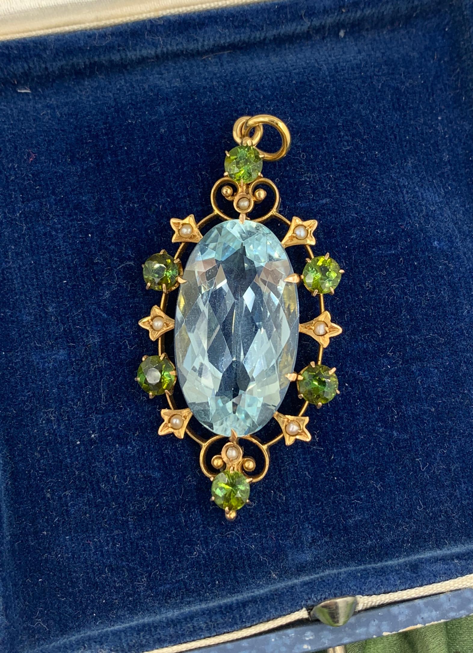 15 Carat Aquamarine Green Tourmaline Pendant Necklace Art Deco 14 Karat Gold In Excellent Condition For Sale In New York, NY