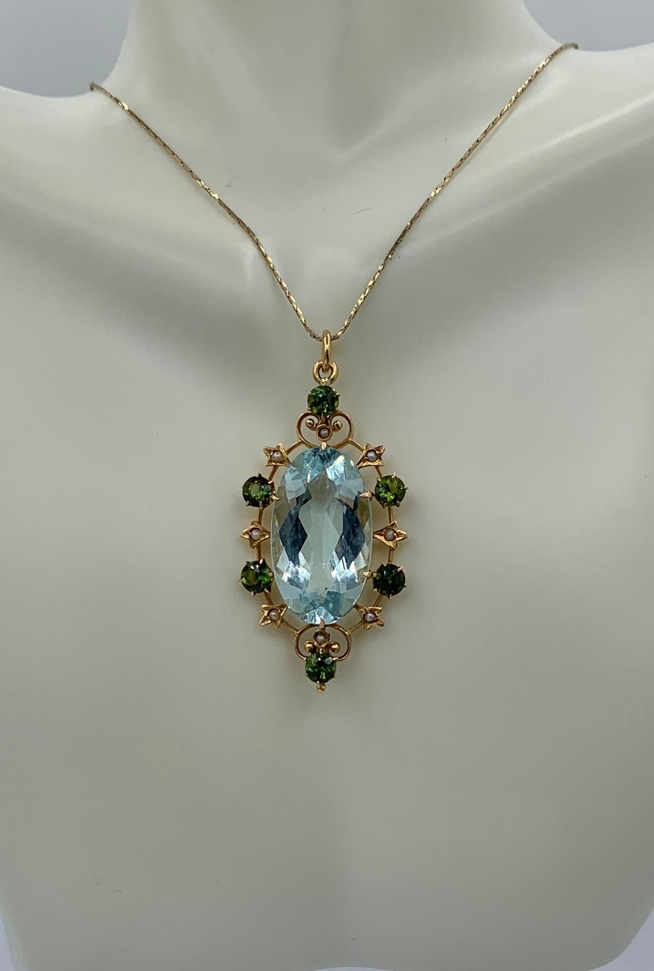 Women's 15 Carat Aquamarine Green Tourmaline Pendant Necklace Art Deco 14 Karat Gold For Sale