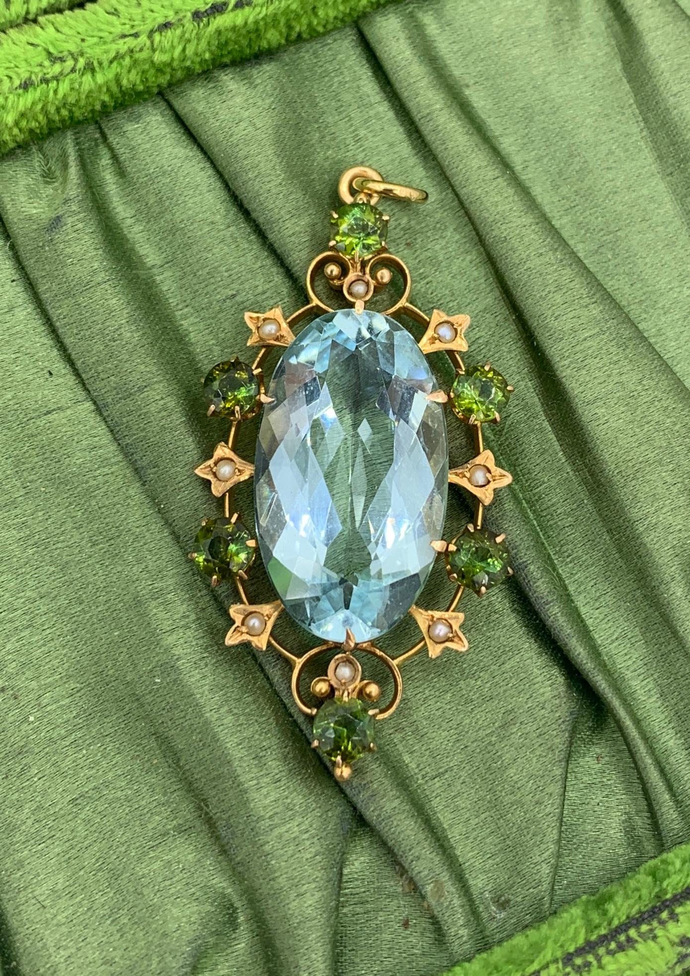 15 Carat Aquamarine Green Tourmaline Pendant Necklace Art Deco 14 Karat Gold For Sale 1