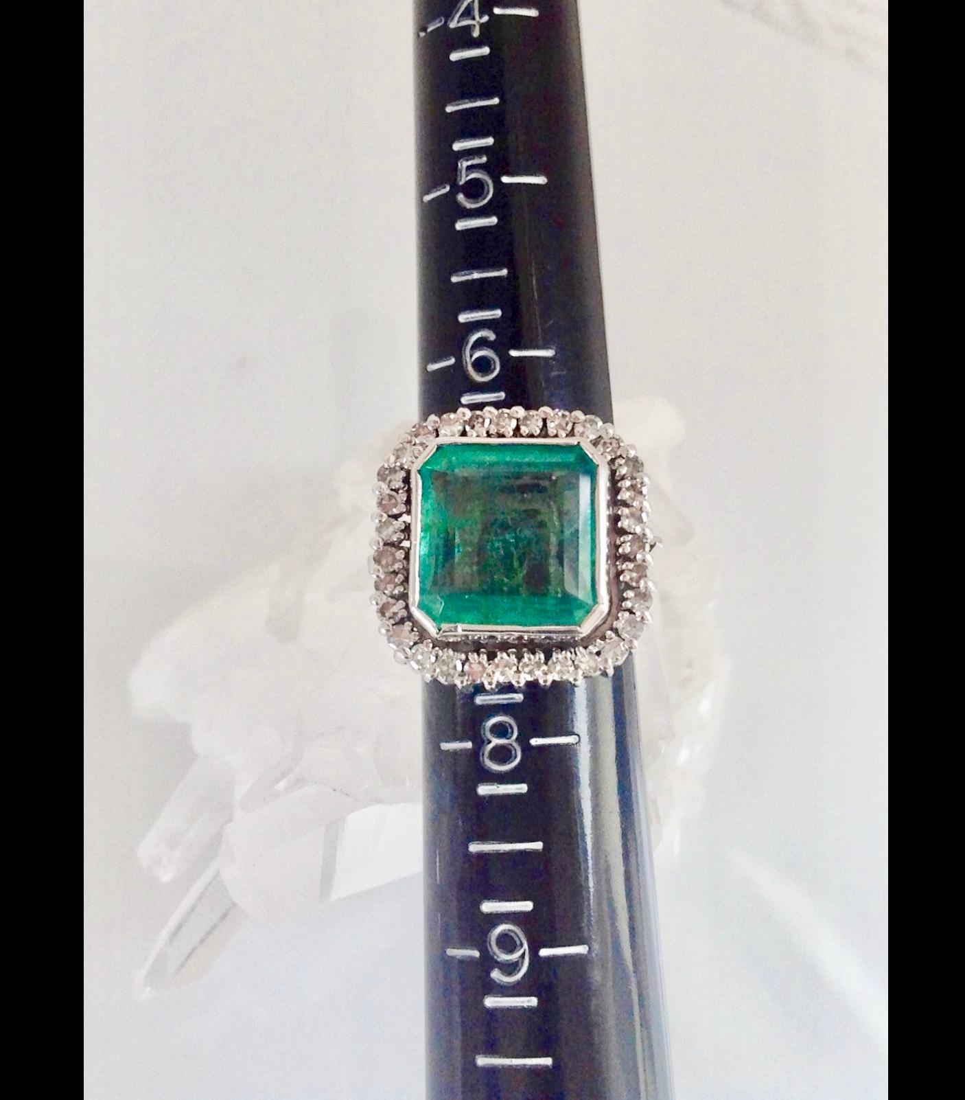 15 Carat Art Deco Style Fine Colombian Emerald Diamond Ring 18 Karat For Sale 1