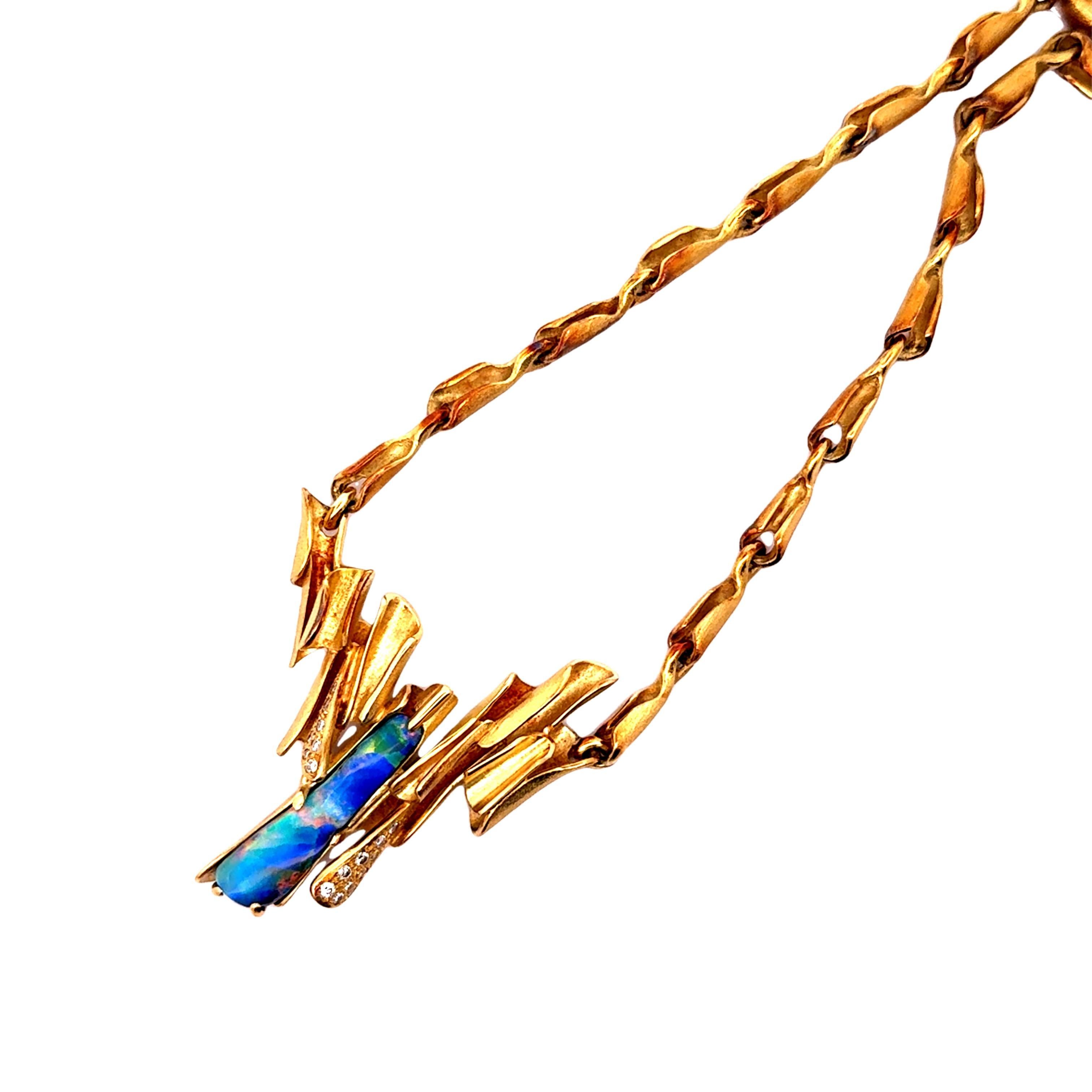 Collier en or jaune 15 carats avec diamant et opale de Boulder australienne Excellent état - En vente à Beverly Hills, CA