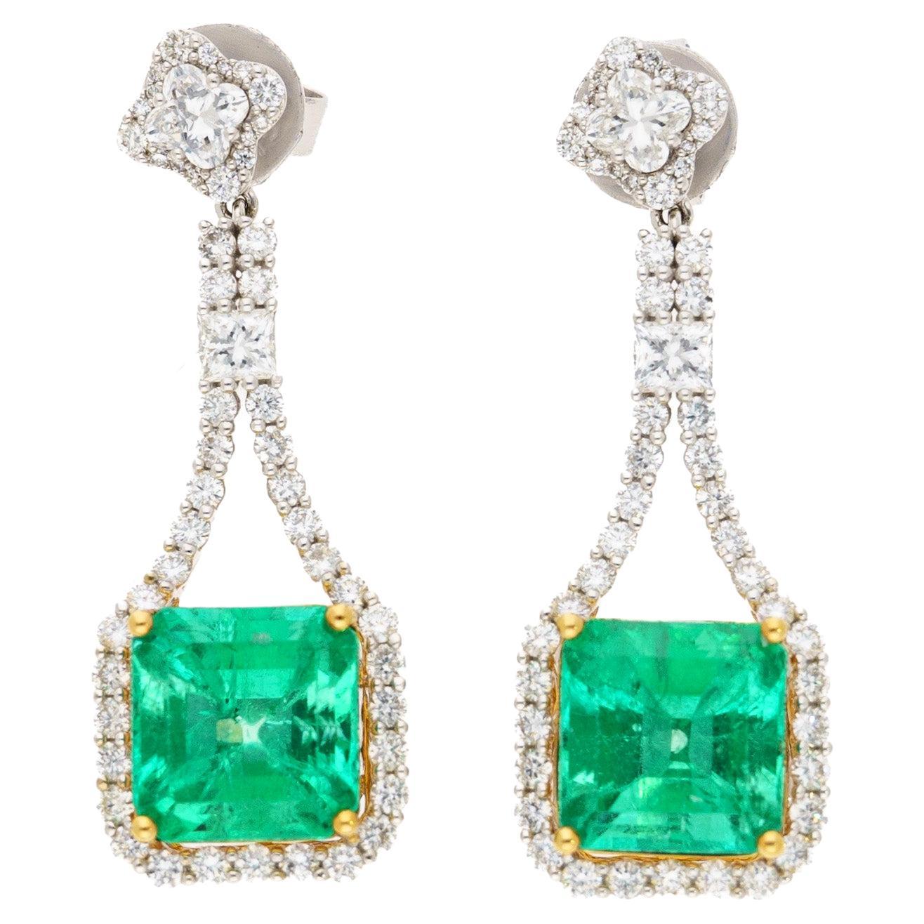 15 Carat Colombian Minor Oil Emerald & Diamond Dangle Earrings in 18K White Gold For Sale