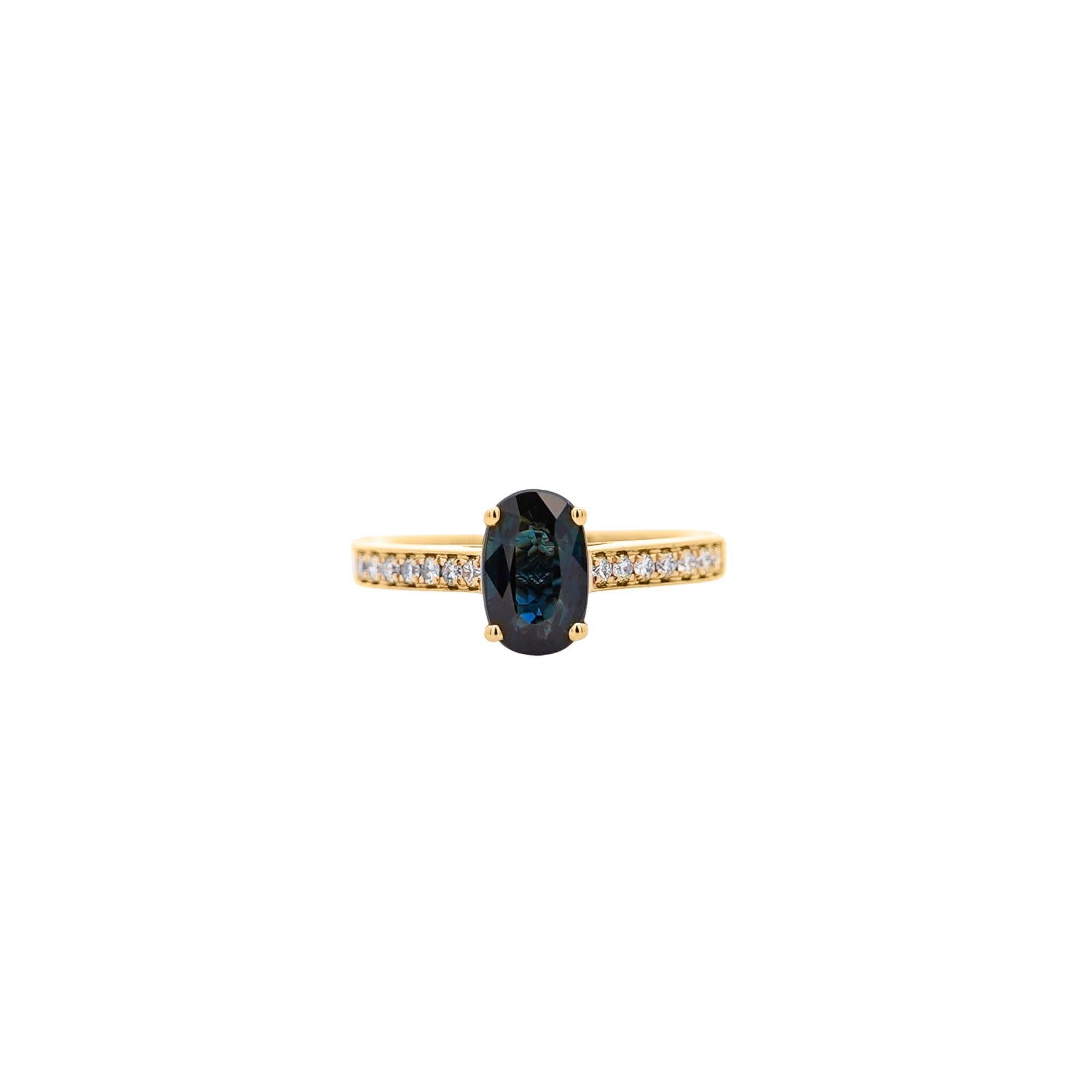1.5 Carat Deep Blue Sapphire & Diamond Cathedral 18K Gold Ring For Sale 3