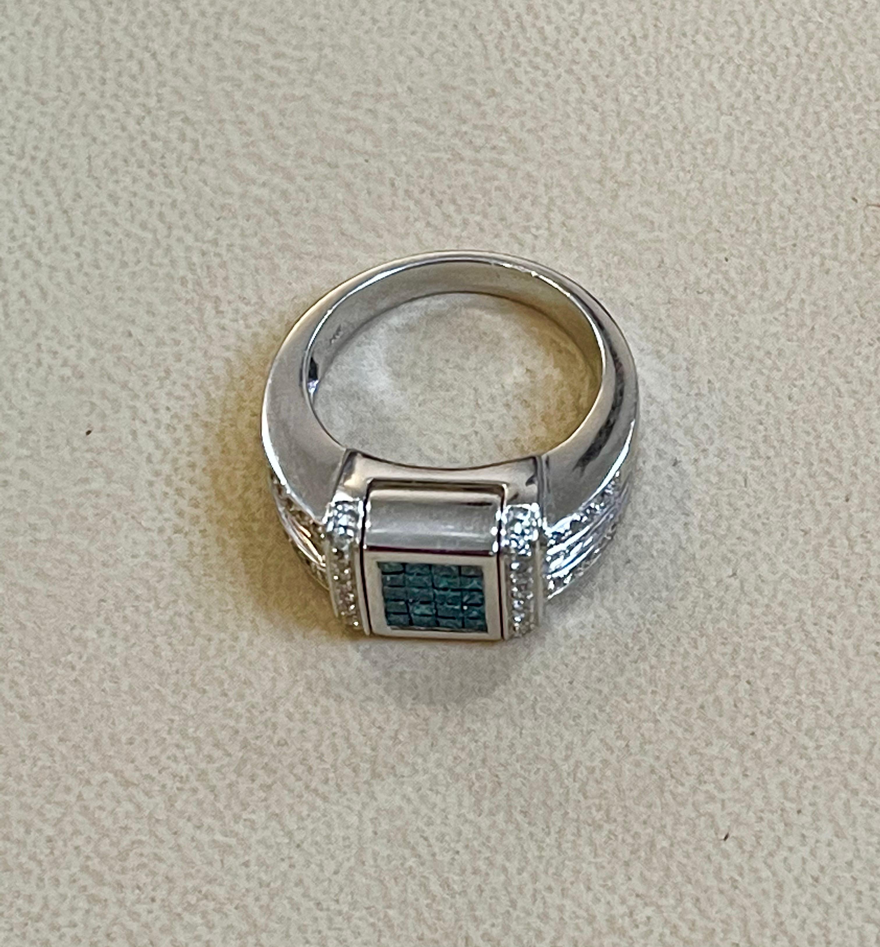 1.5 Carat Diamond and Blue Diamond Princess Flip Ring 14 Karat Gold, Unisex For Sale 8