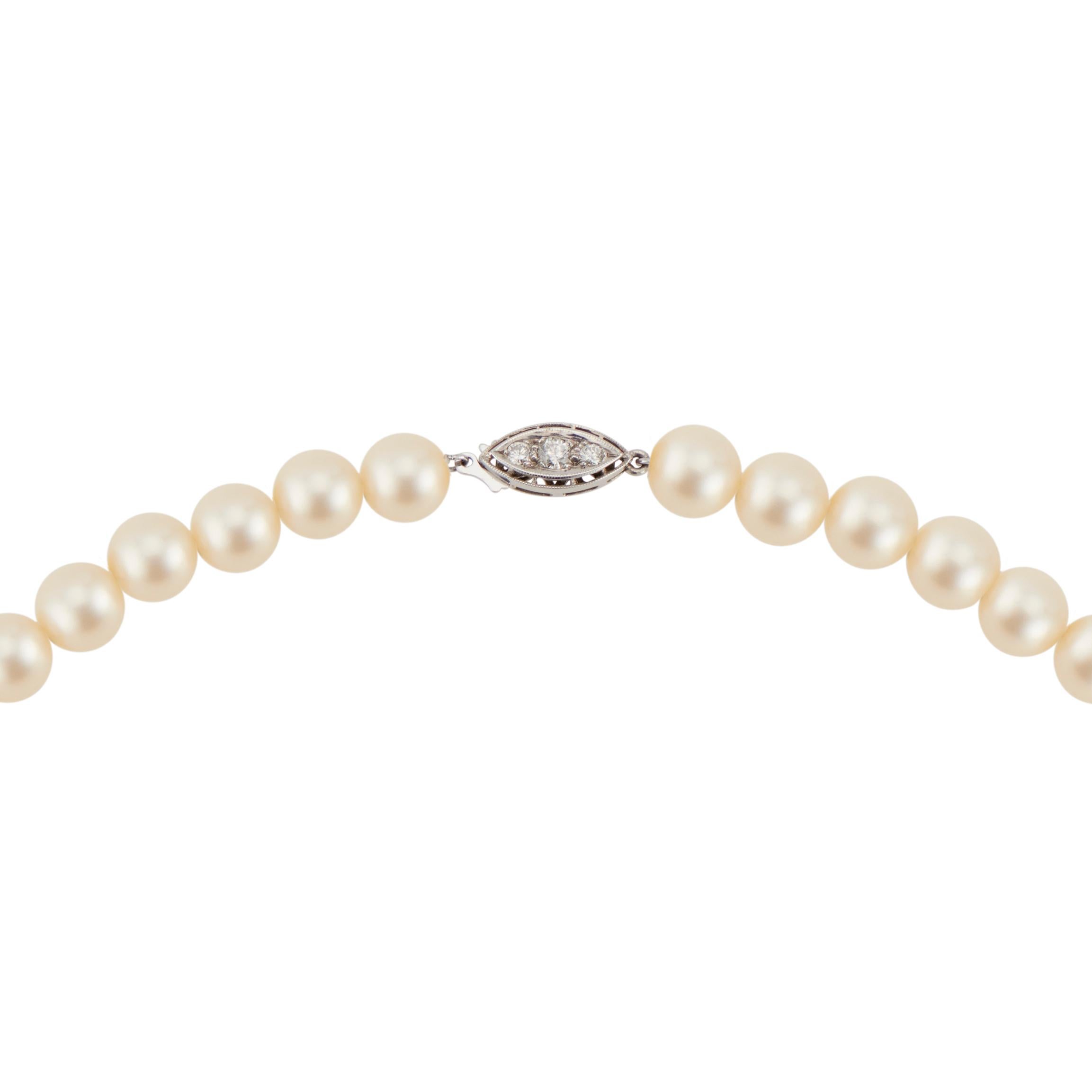 1960’s graduated cultured pearl necklace 6-9mm with natural color and 14k white gold diamond catch. 16.5 inches long. 

55 cultured pearls, crème color rose hue, very good lustre, few blemishes 6-9mm
3 round brilliant cut diamonds, H-I SI approx.