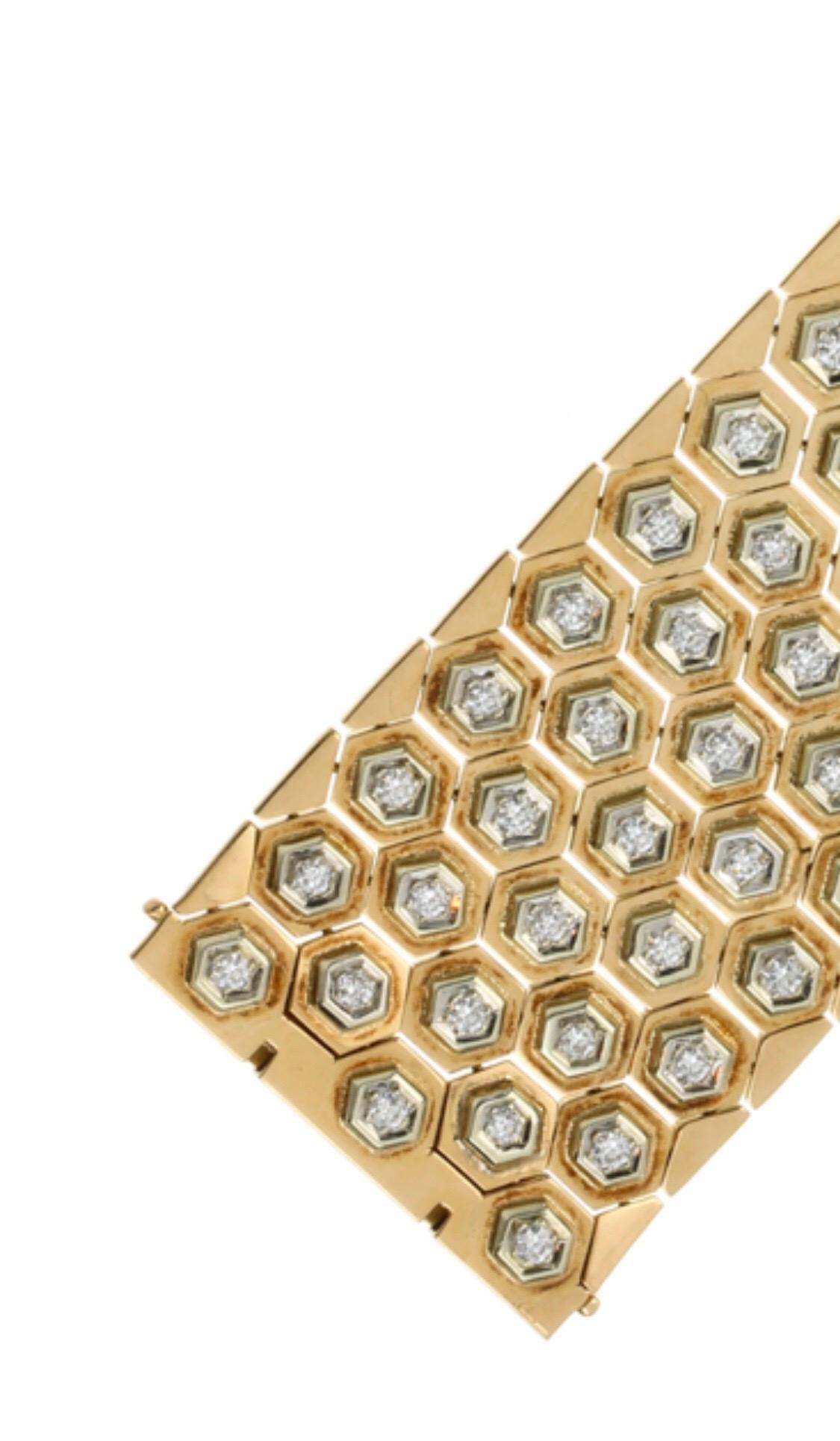 Art Deco 15 Carat Diamond Fancy Link Bracelet in 18 Karat Yellow Gold Hexagonal Links For Sale