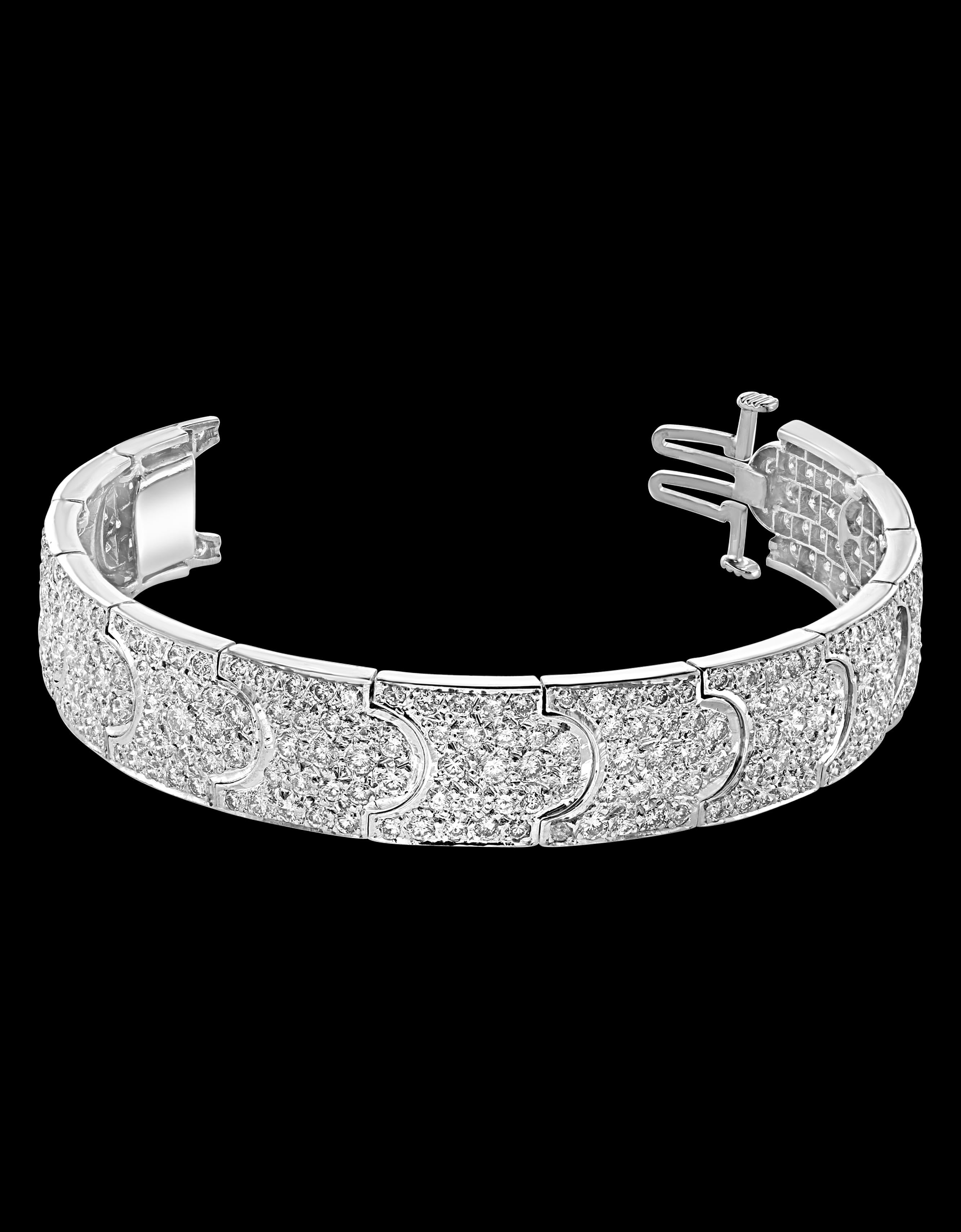 15 Carat Diamonds 18 Karat White Gold Wide Cocktail Bangle or Bracelet Estate In Excellent Condition In New York, NY